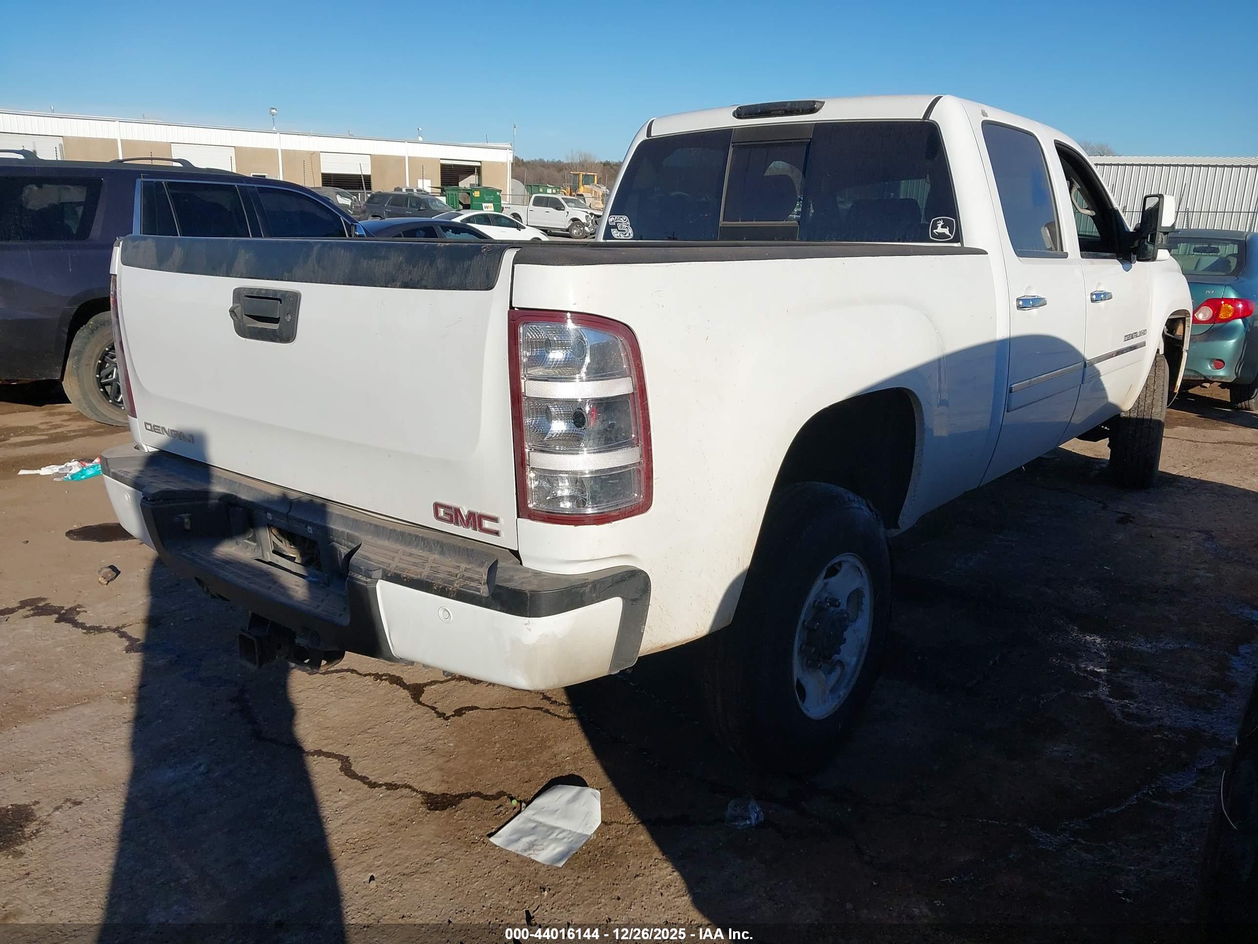 GMC SIERRA image 4