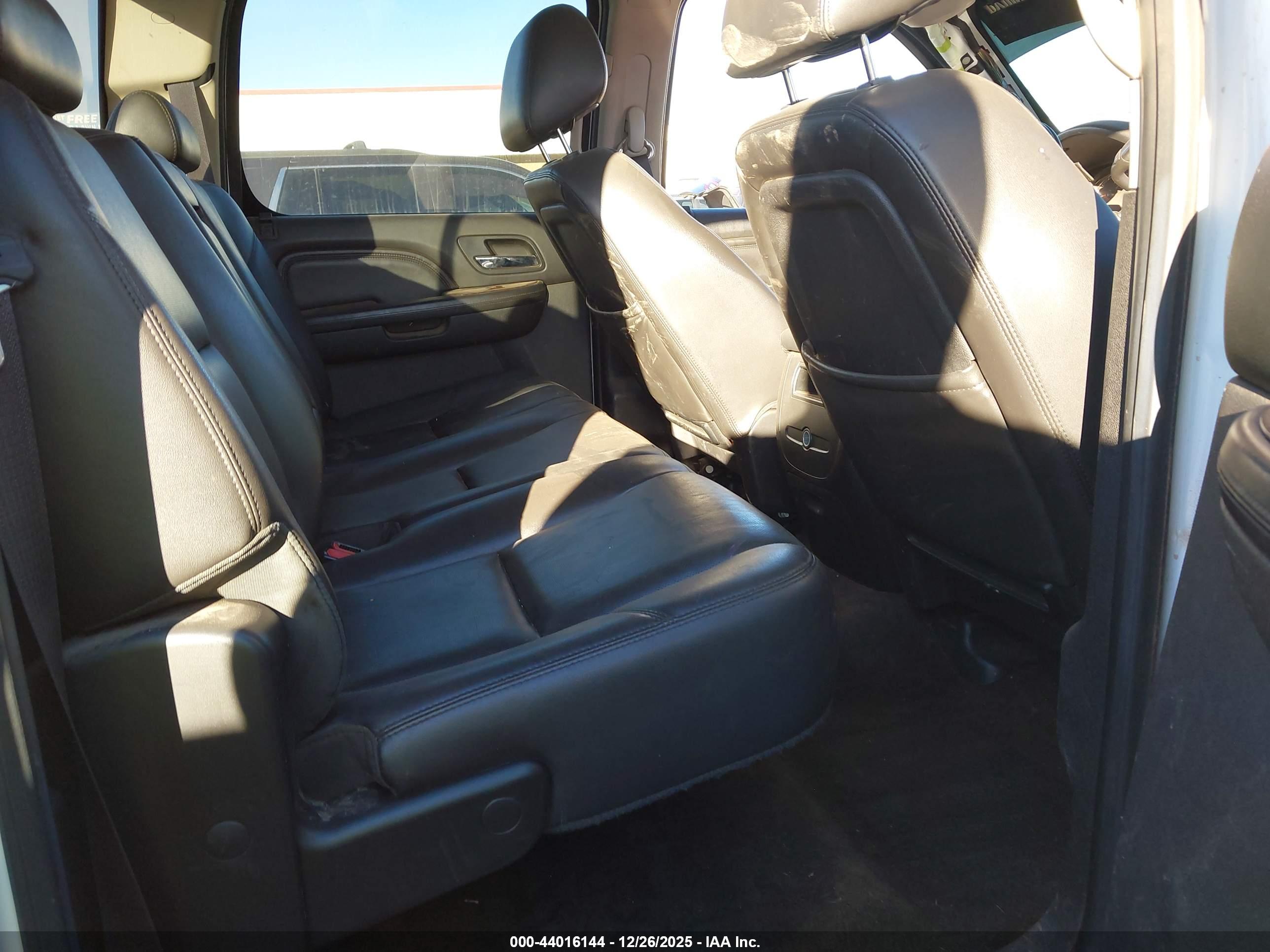 GMC SIERRA image 8