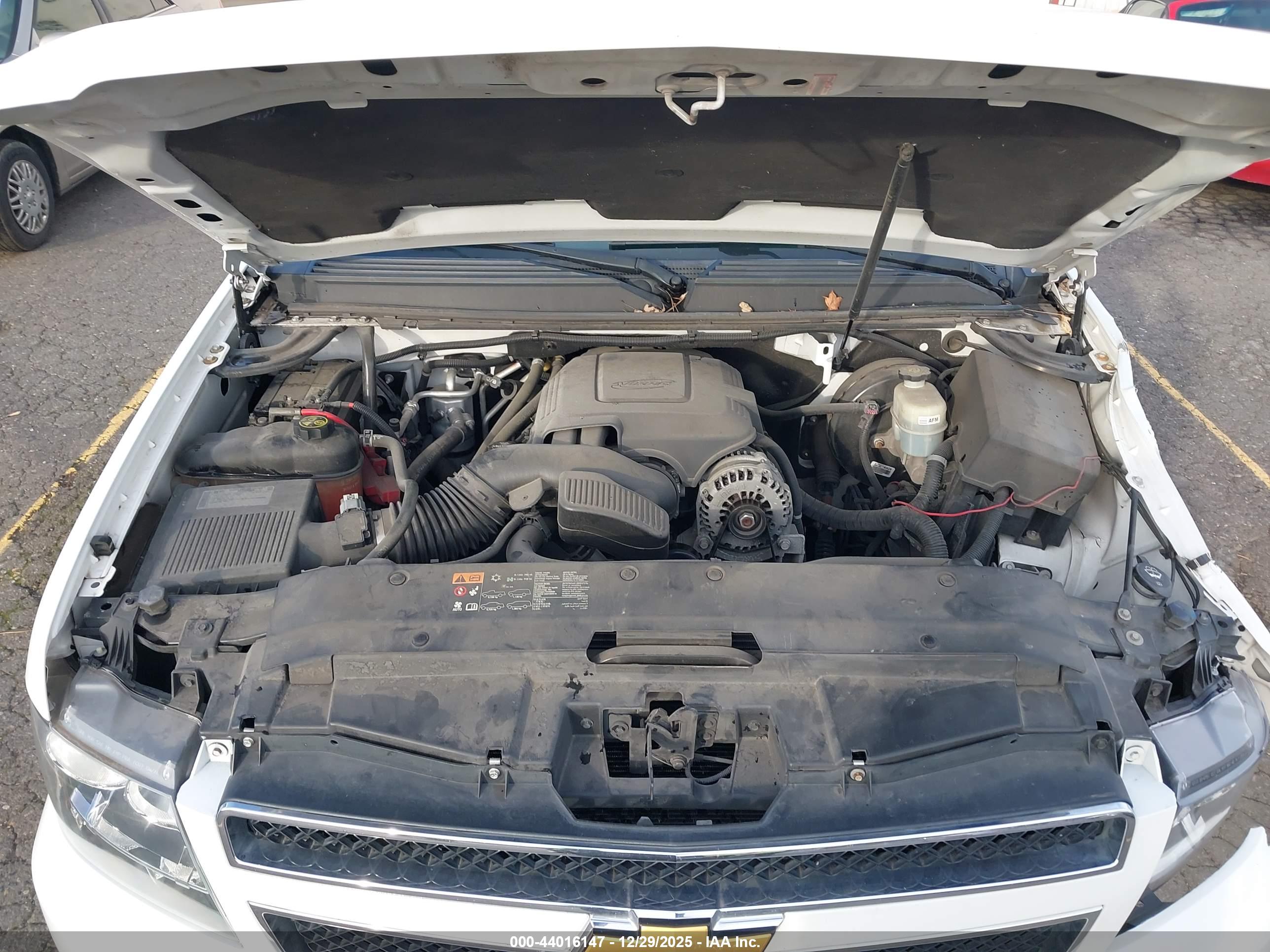 CHEVROLET TAHOE image 10