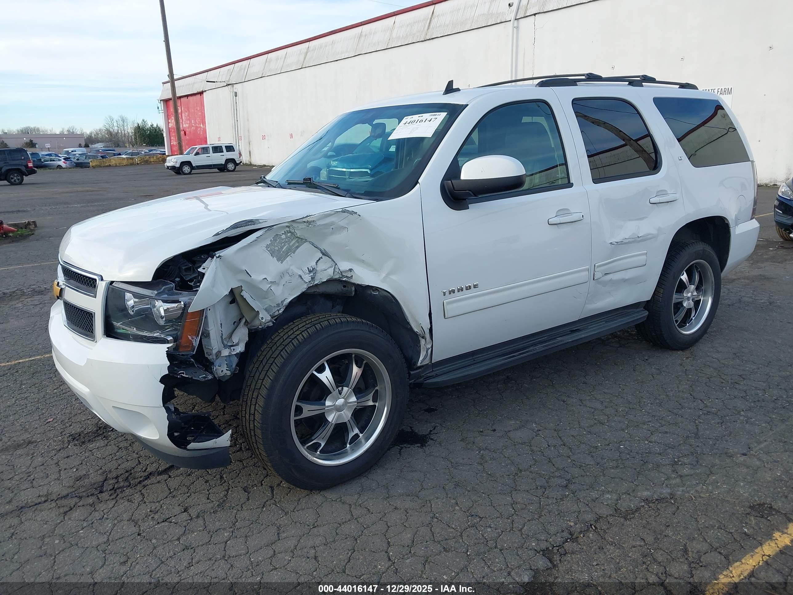 CHEVROLET TAHOE image 2