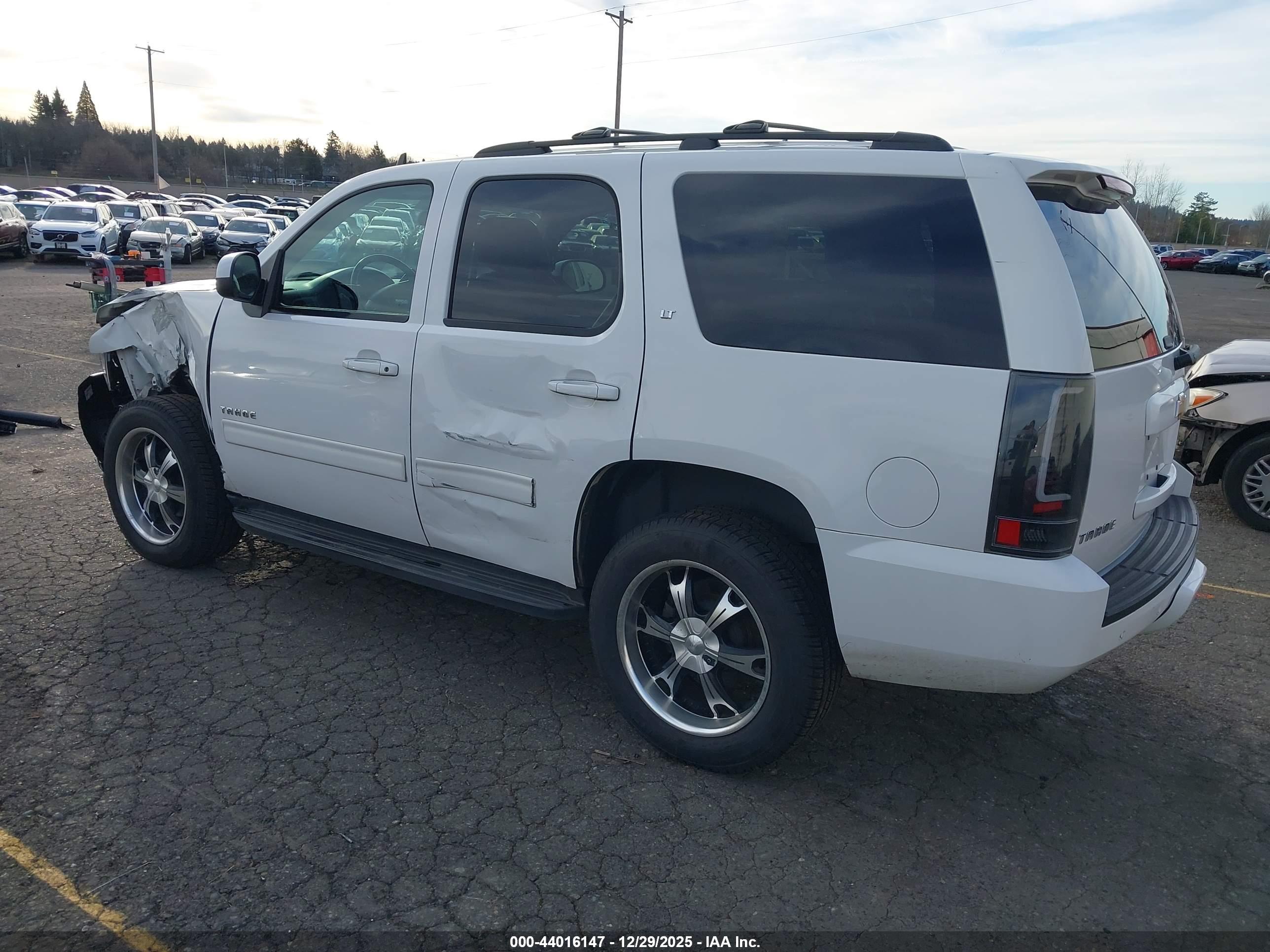 CHEVROLET TAHOE image 3