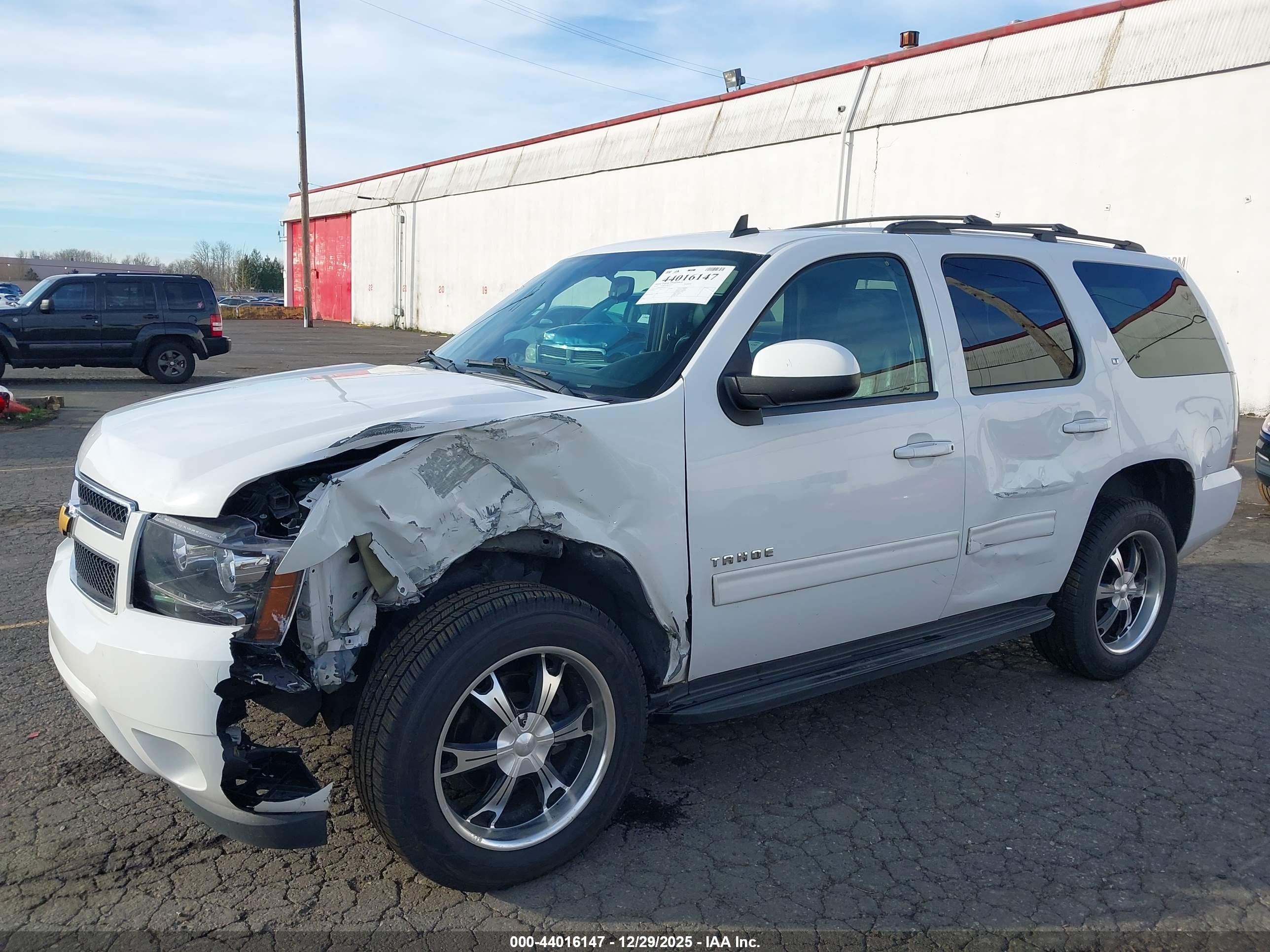 CHEVROLET TAHOE image 6