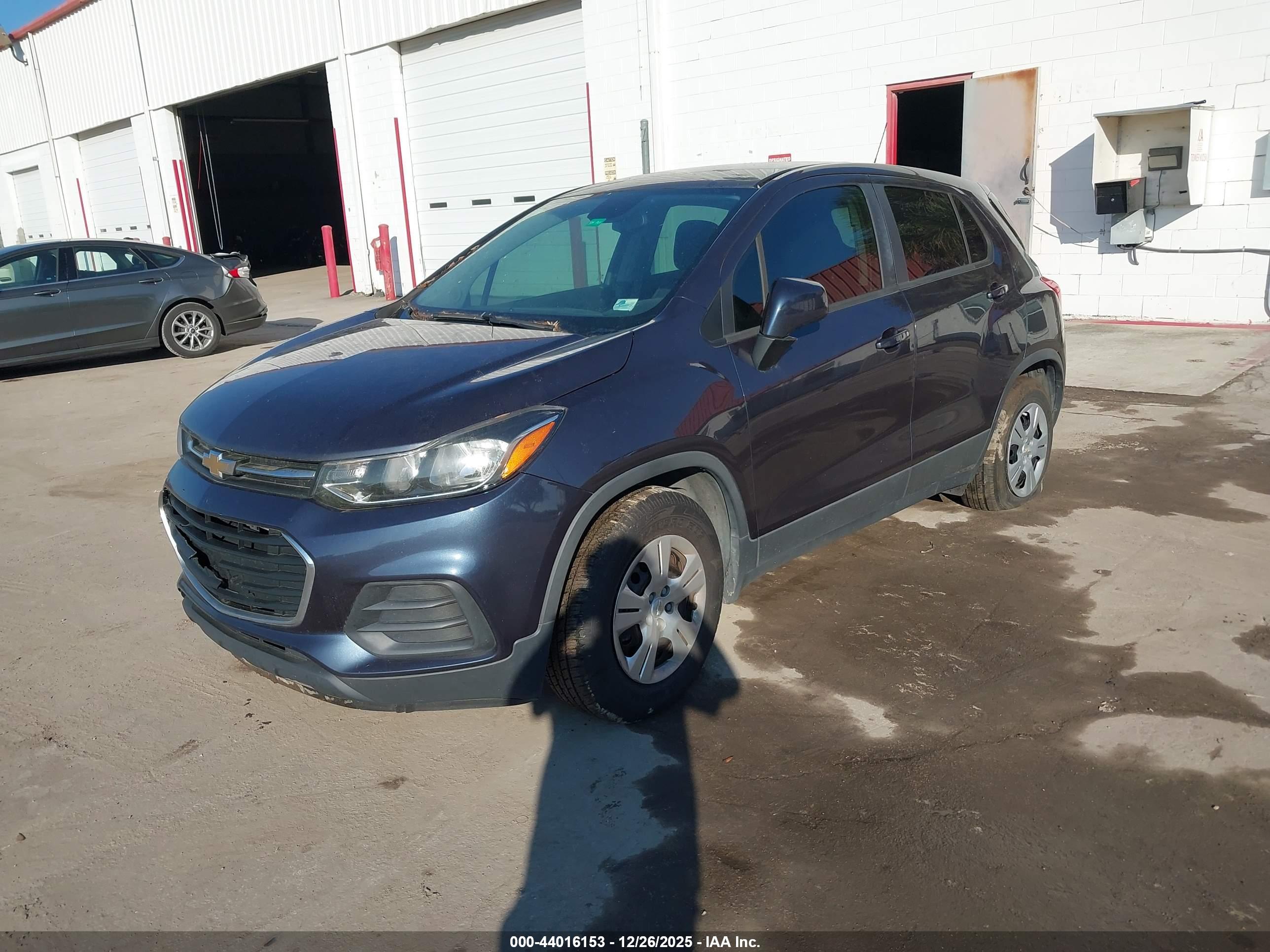 CHEVROLET TRAX image 2