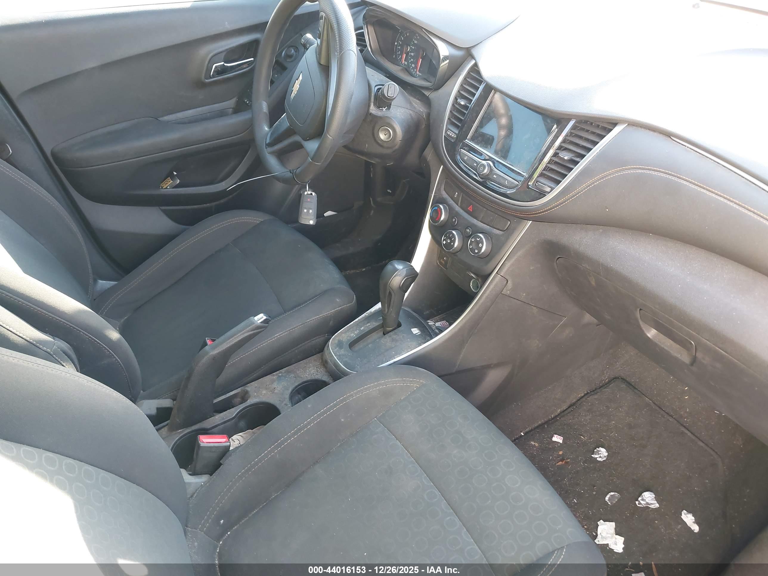 CHEVROLET TRAX image 5