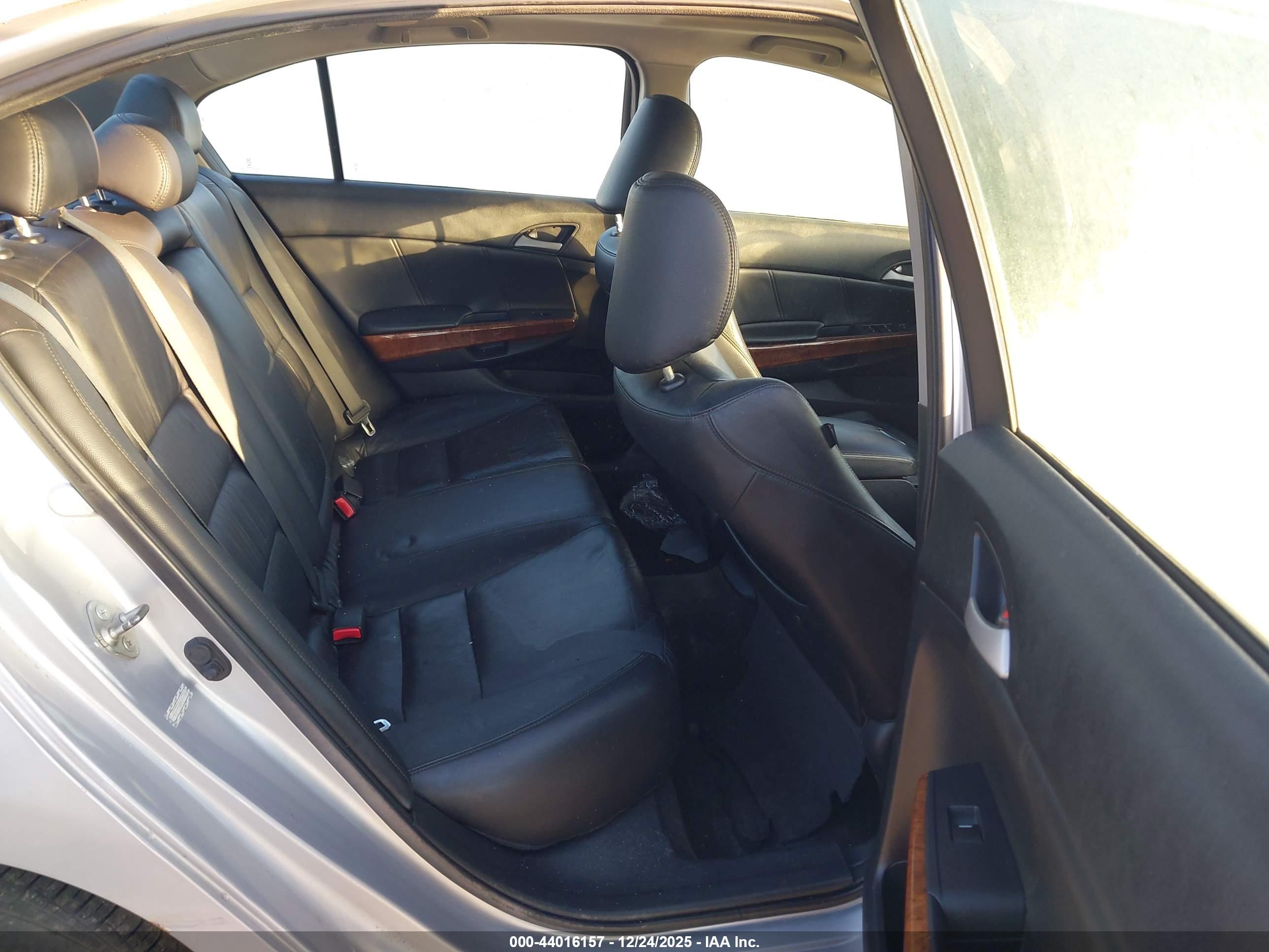 HONDA ACCORD image 8
