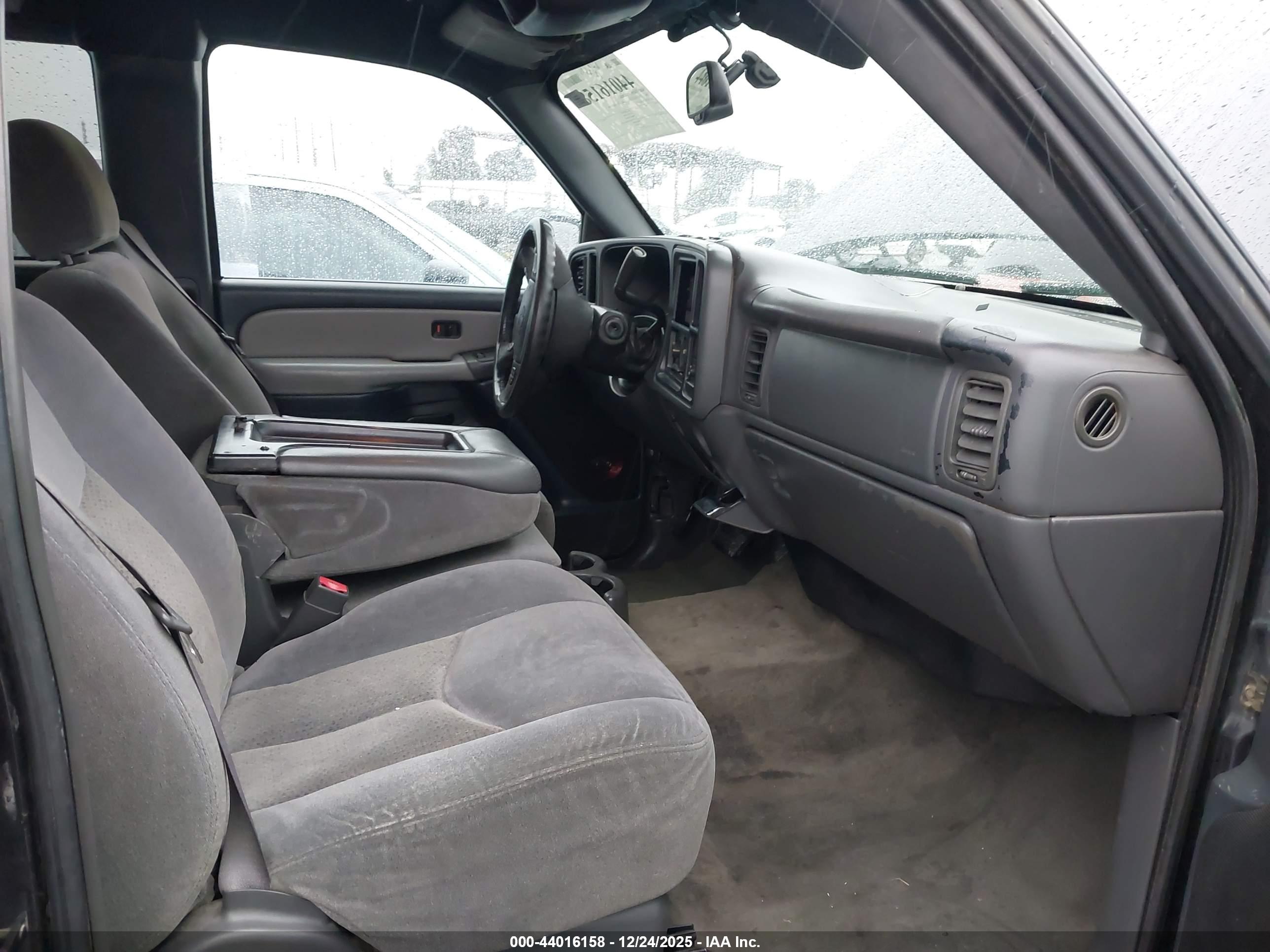 CHEVROLET SILVERADO image 5