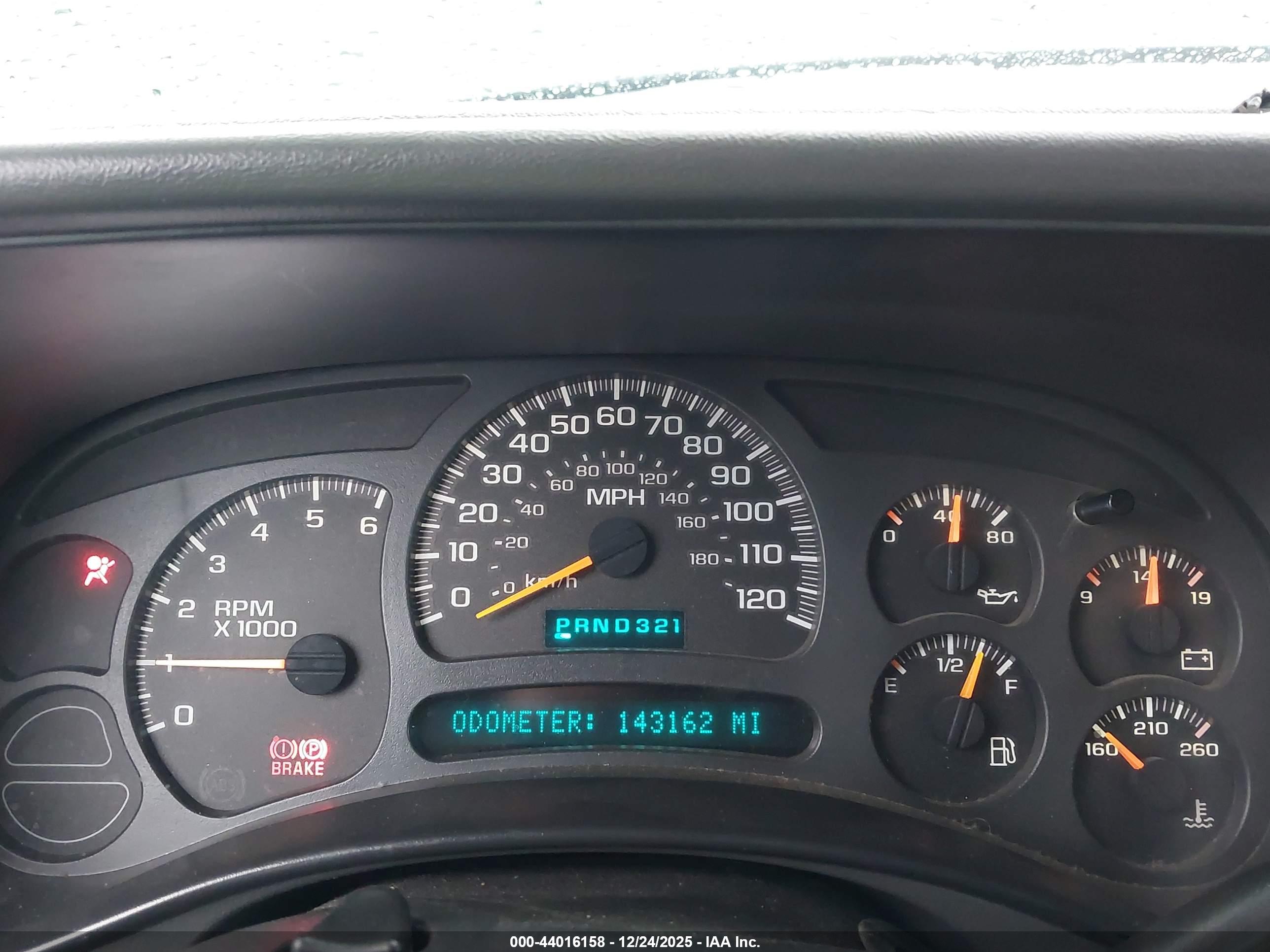 CHEVROLET SILVERADO image 7