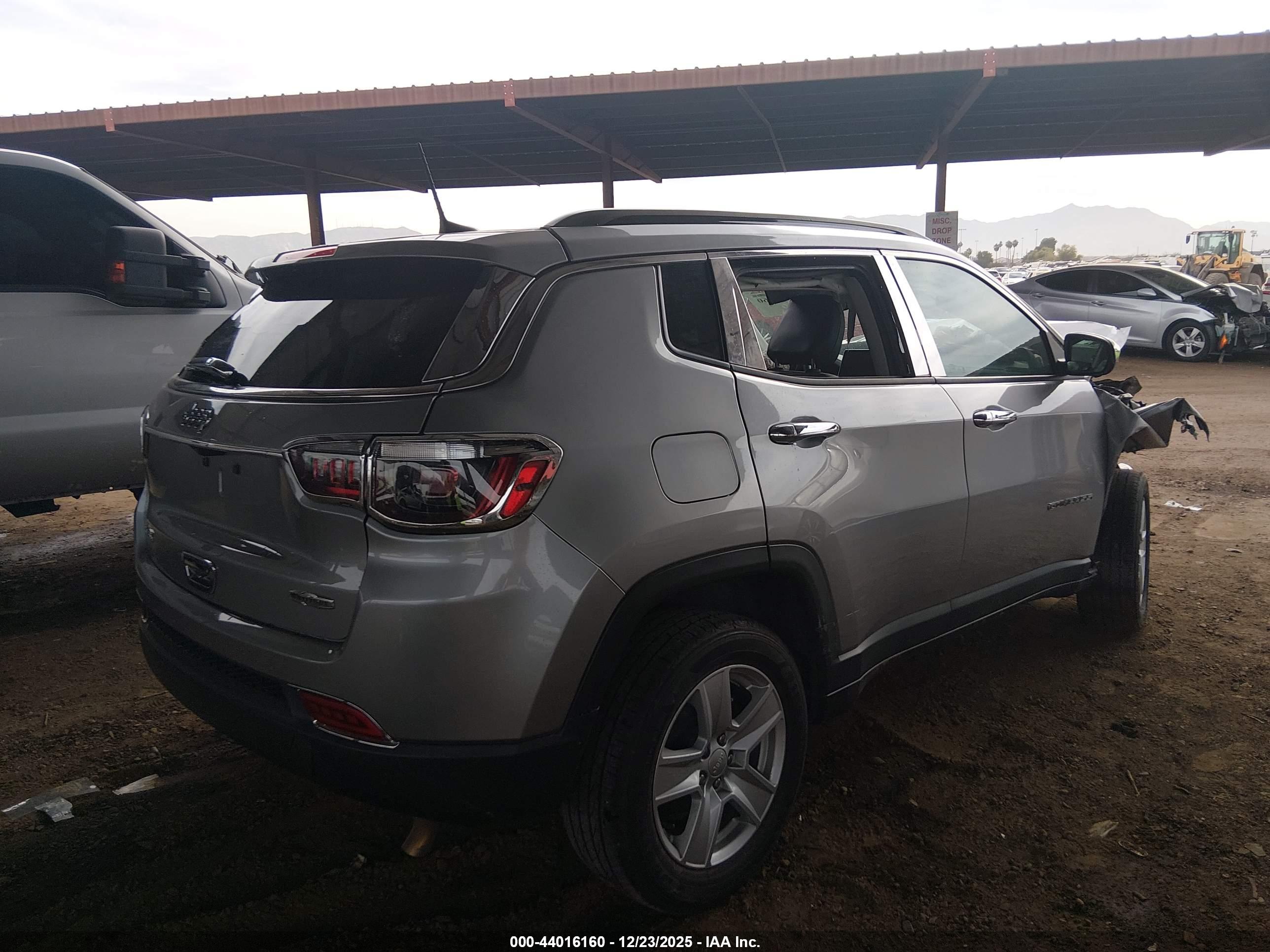 JEEP COMPASS image 4