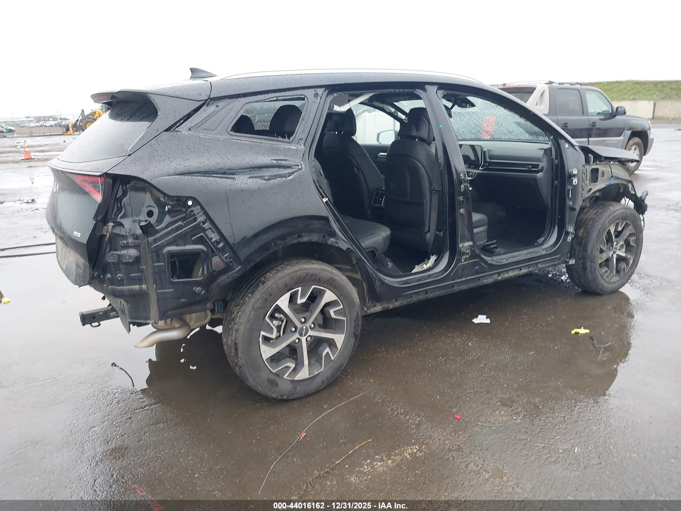 KIA SPORTAGE image 4