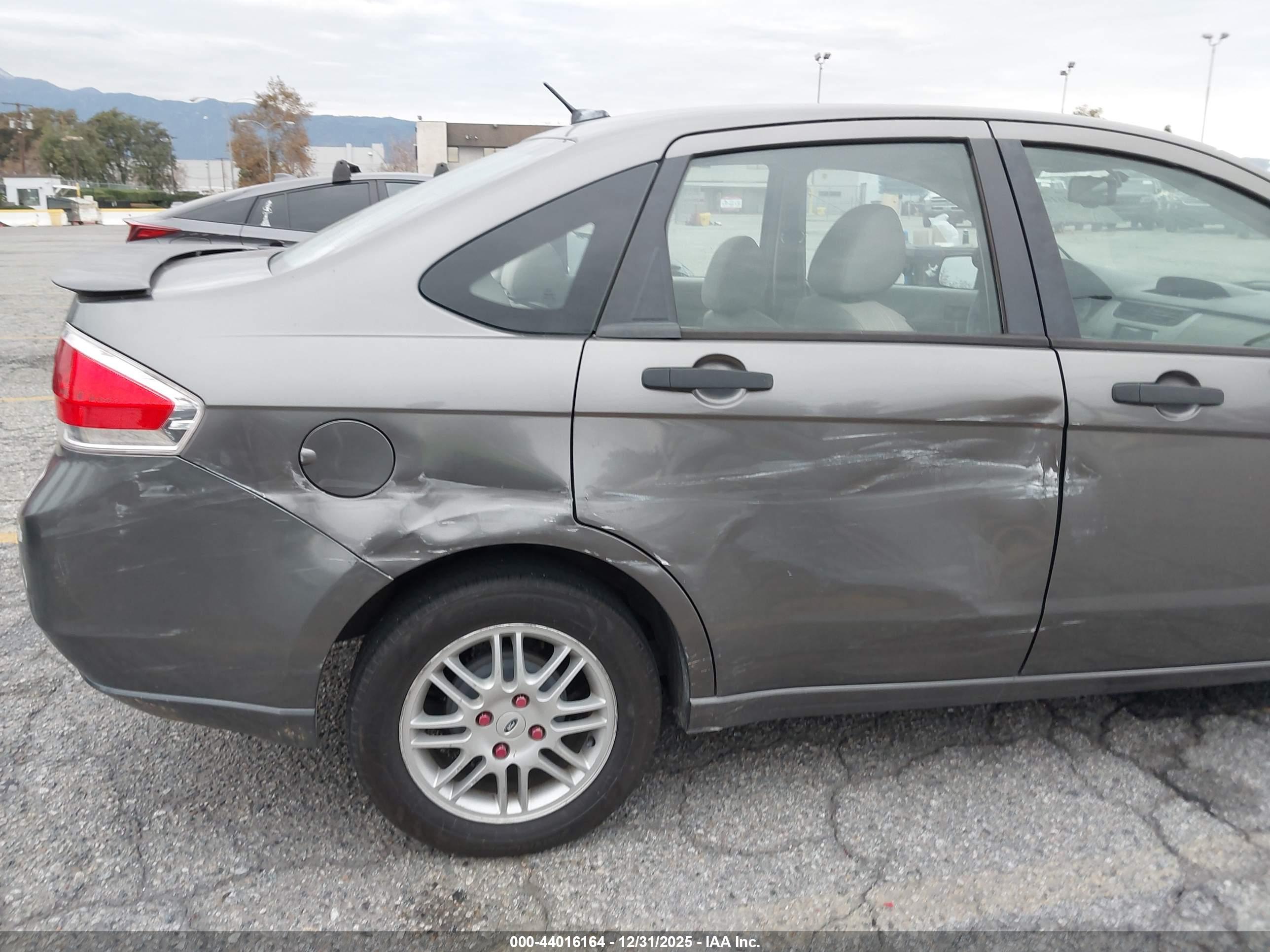 FORD FOCUS image 6