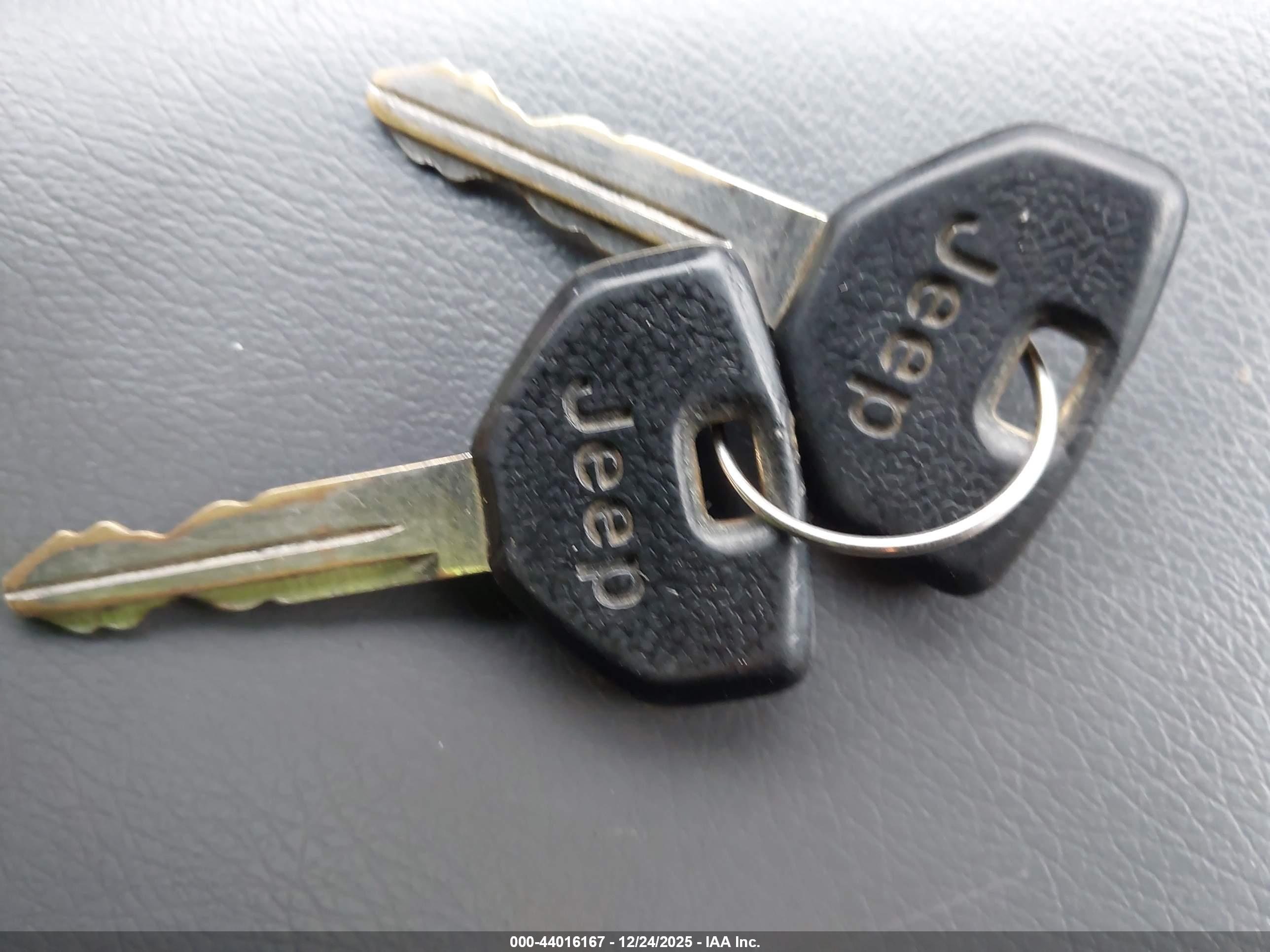 JEEP CHEROKEE image 11