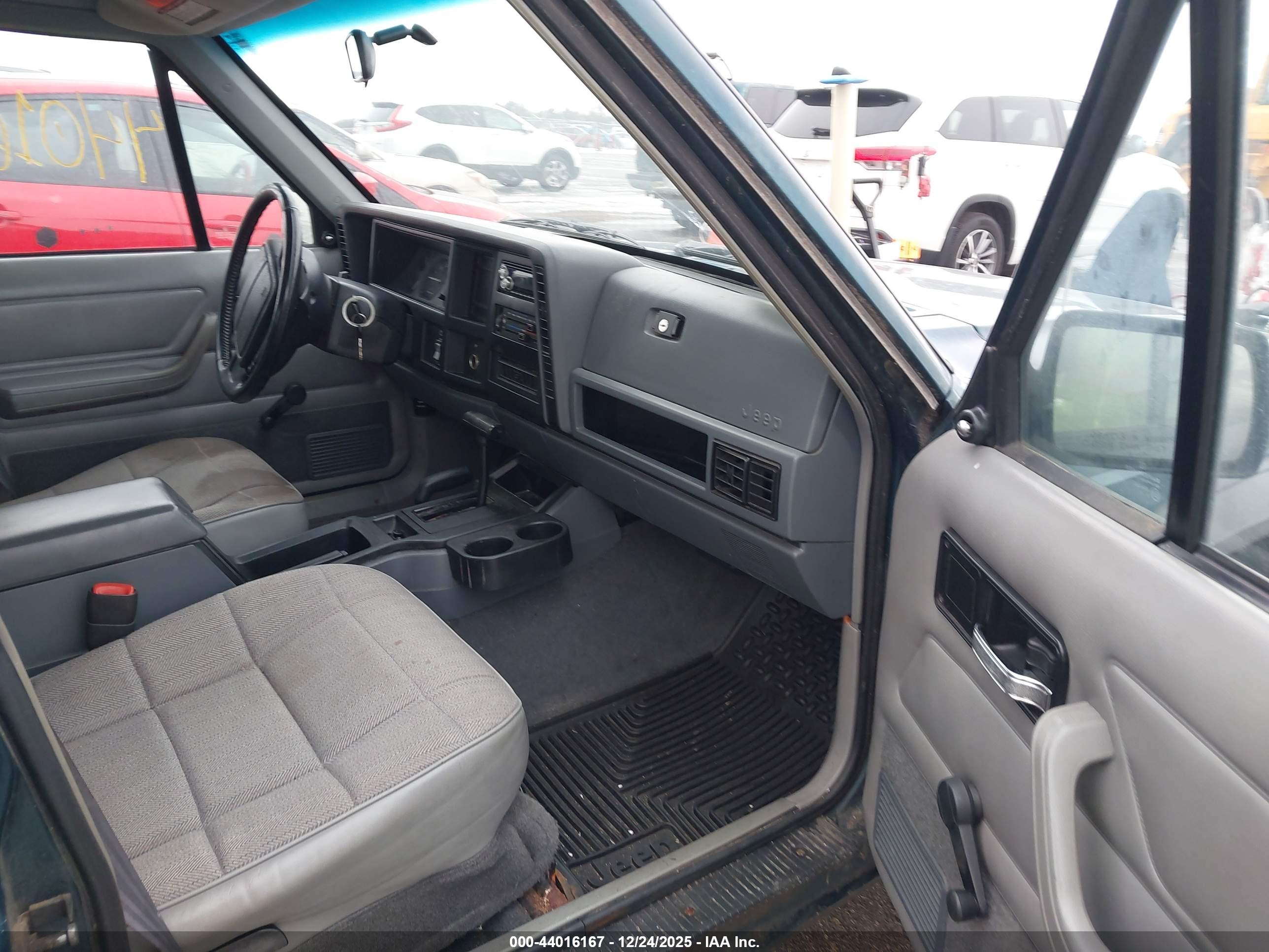 JEEP CHEROKEE image 5