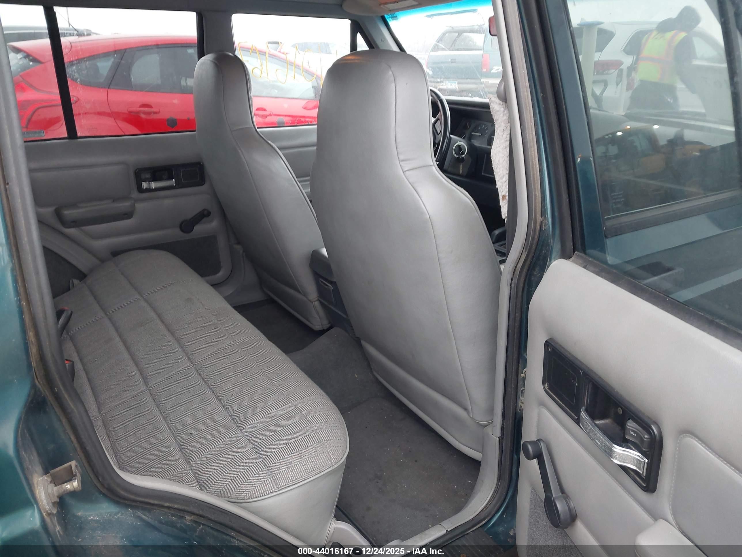 JEEP CHEROKEE image 8