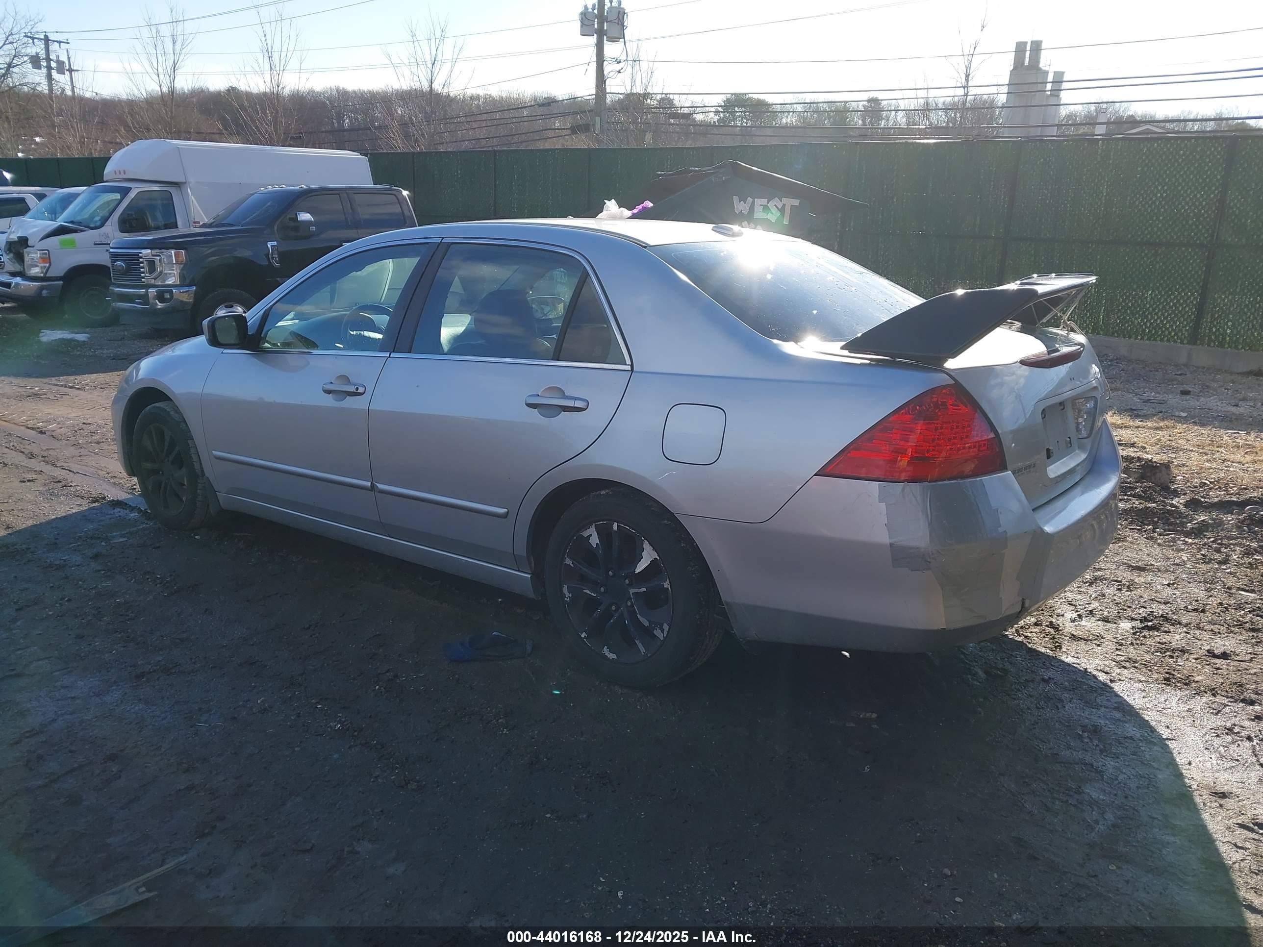 HONDA ACCORD image 3