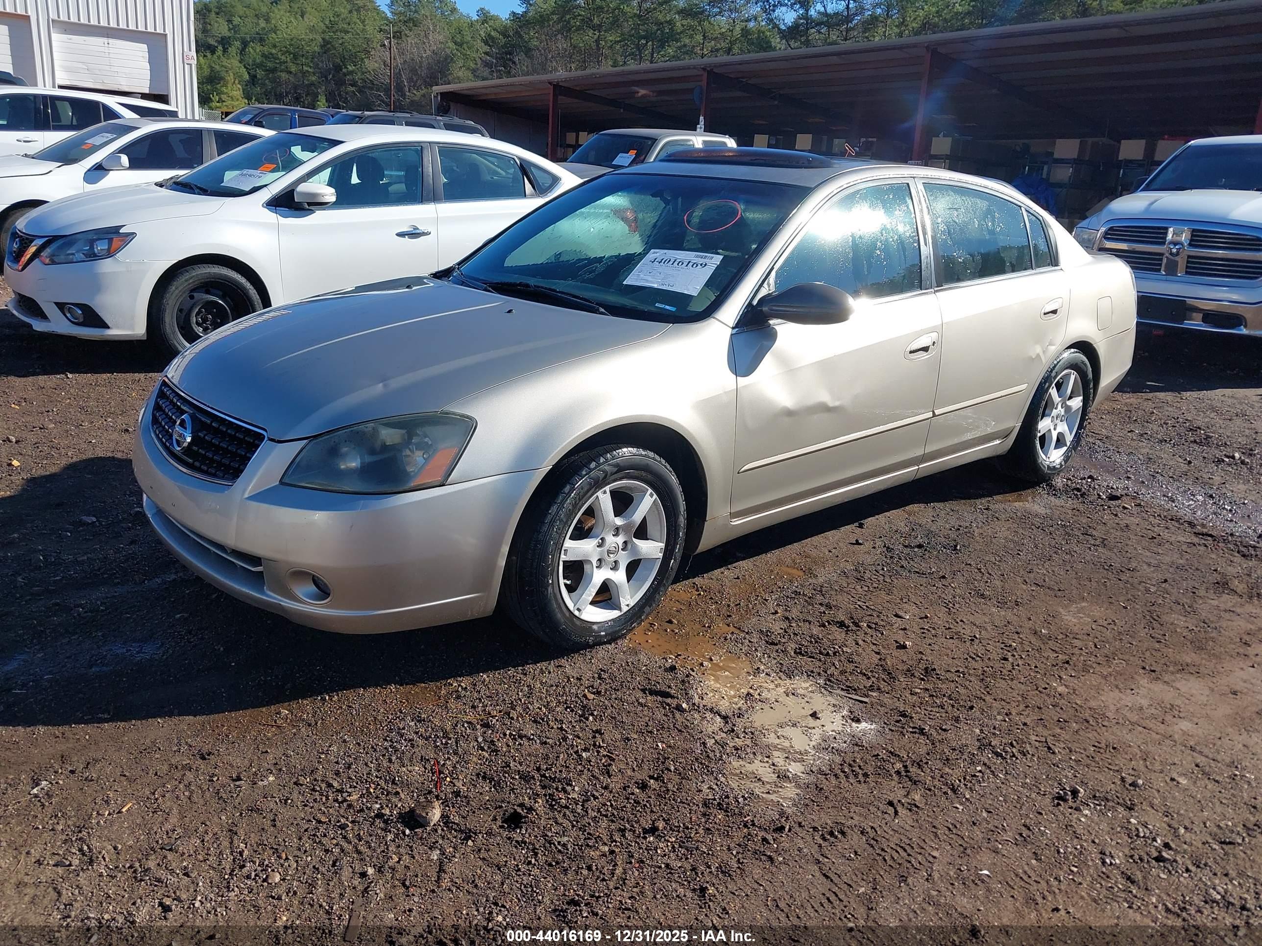 NISSAN ALTIMA image 2