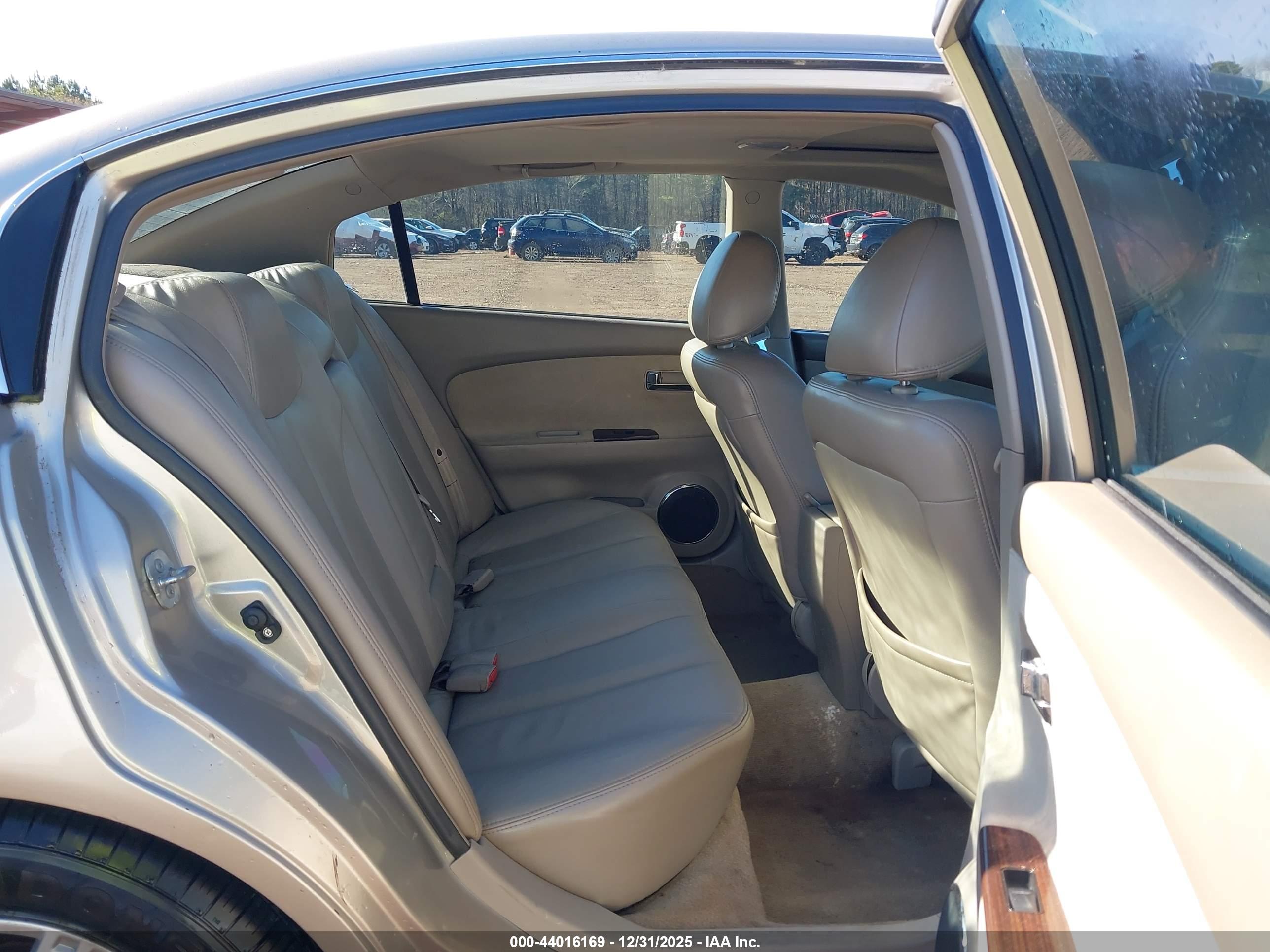 NISSAN ALTIMA image 8