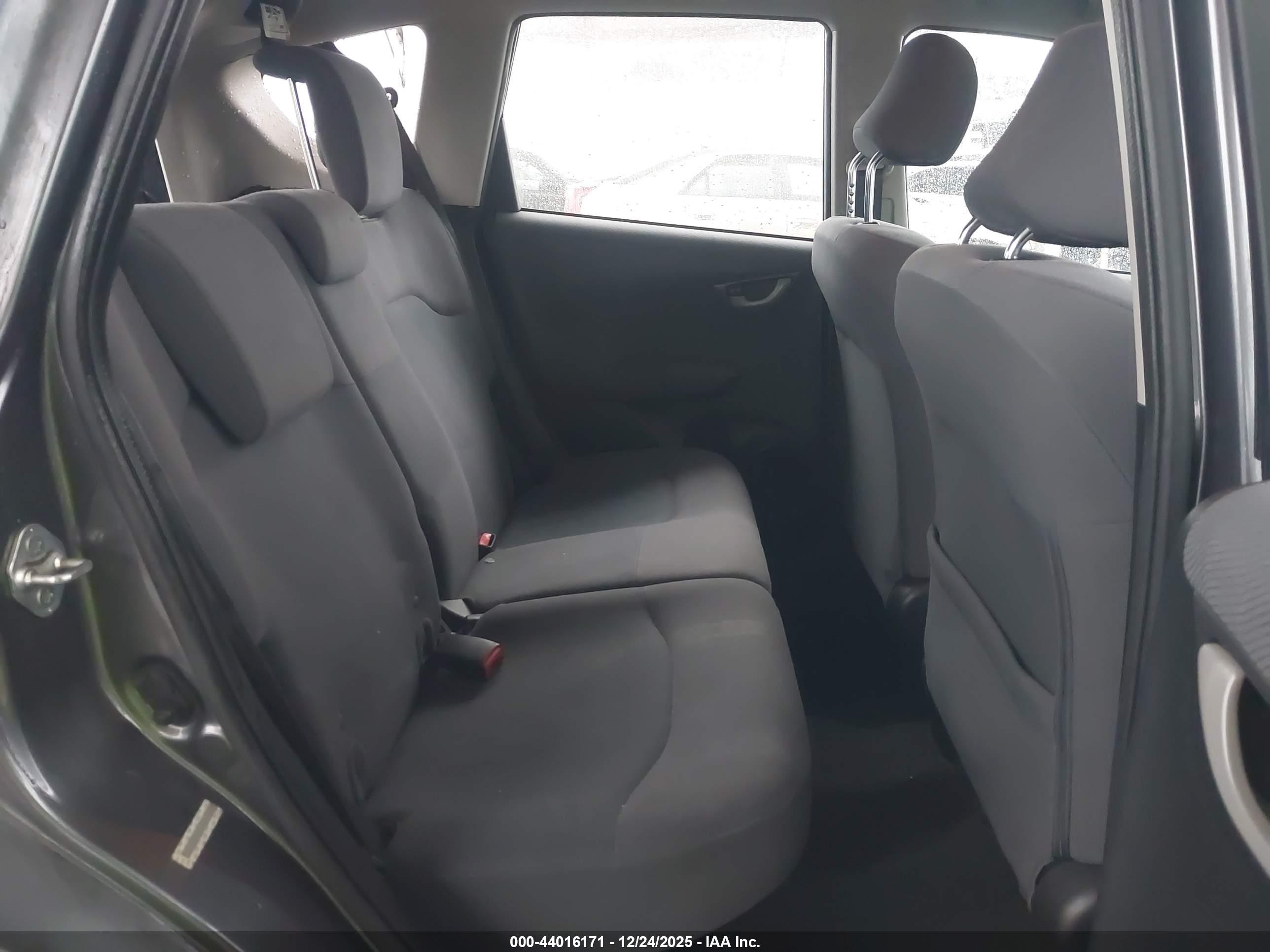 HONDA FIT image 8