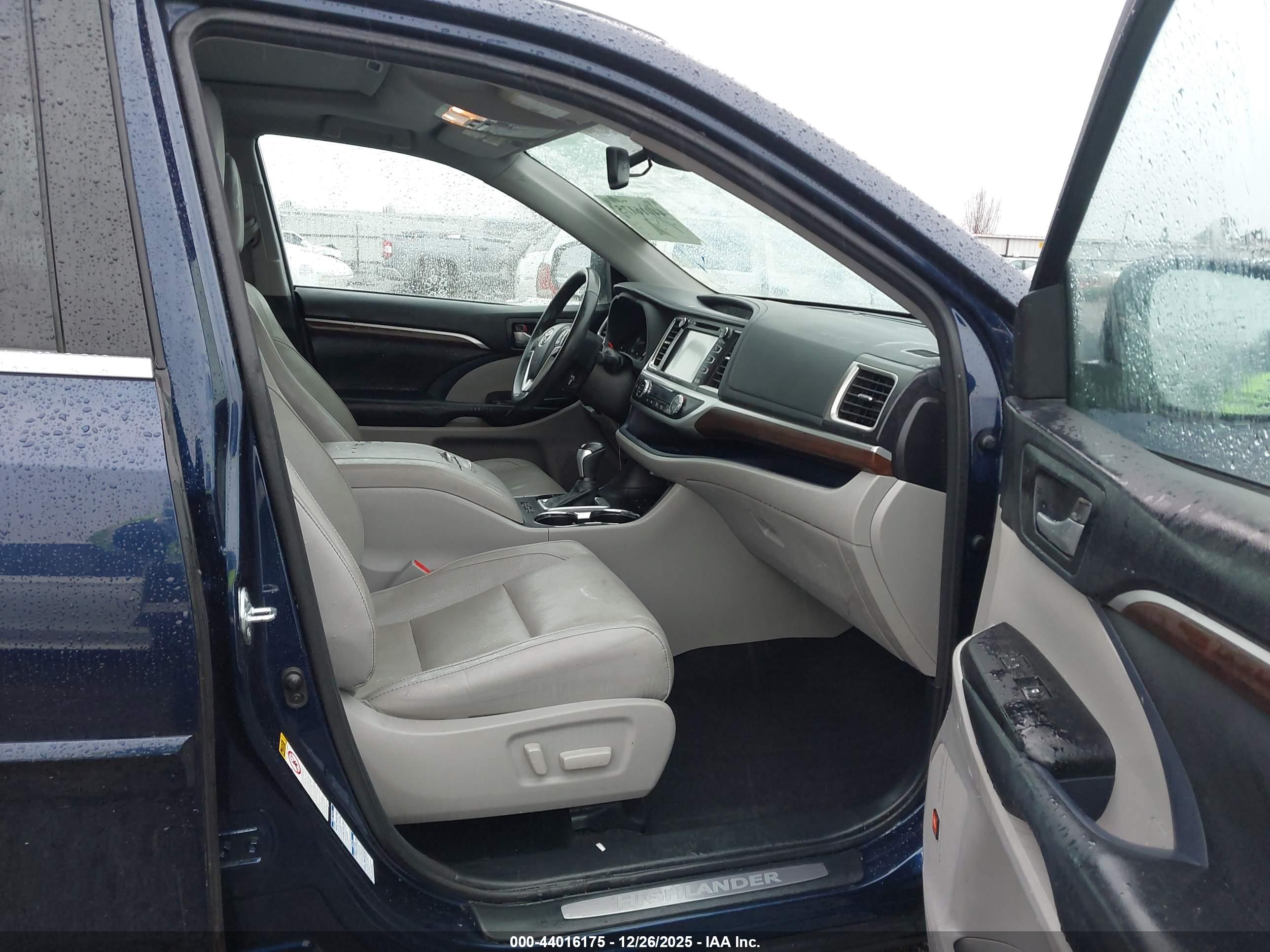TOYOTA HIGHLANDER image 5