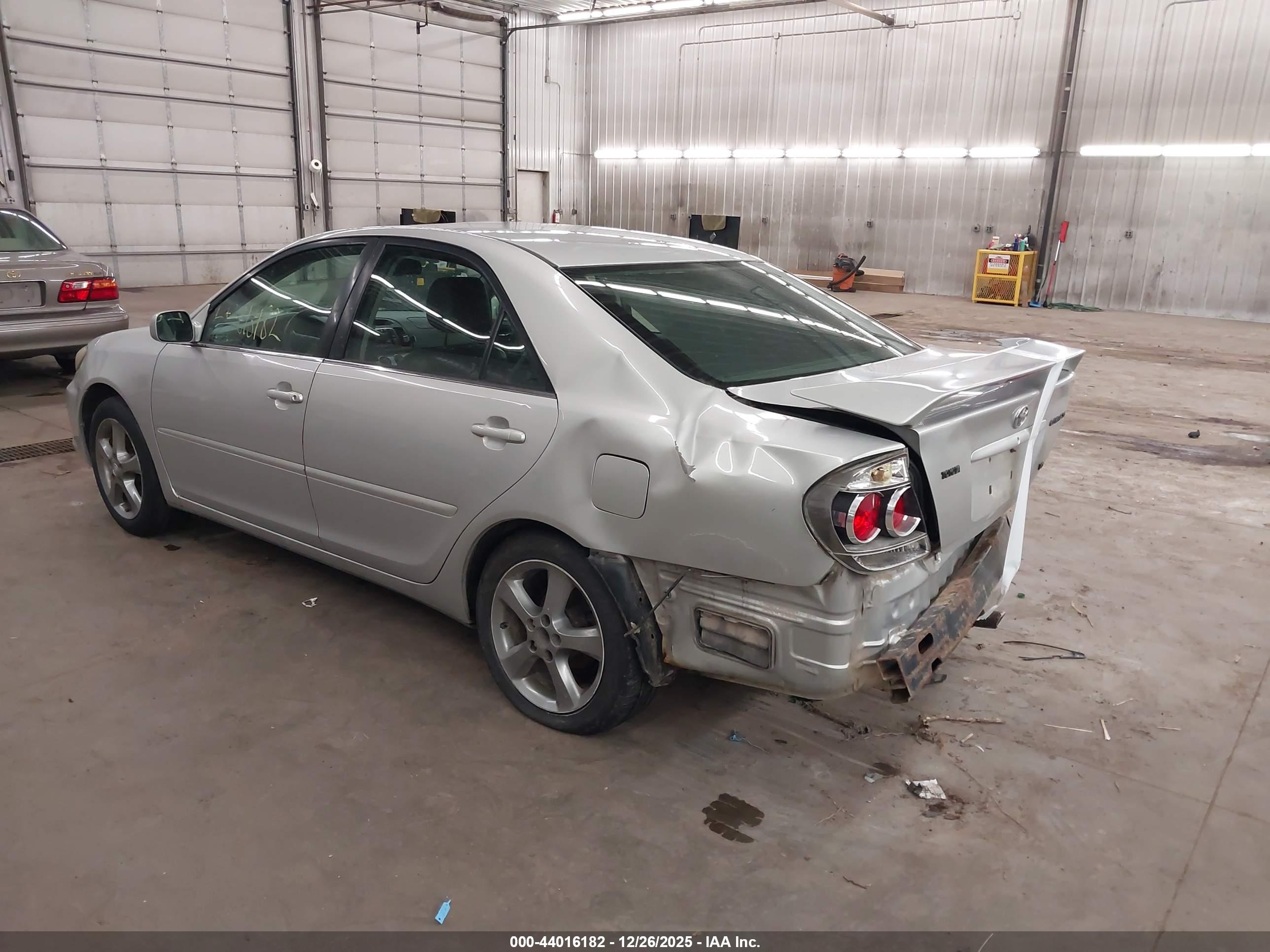TOYOTA CAMRY image 3