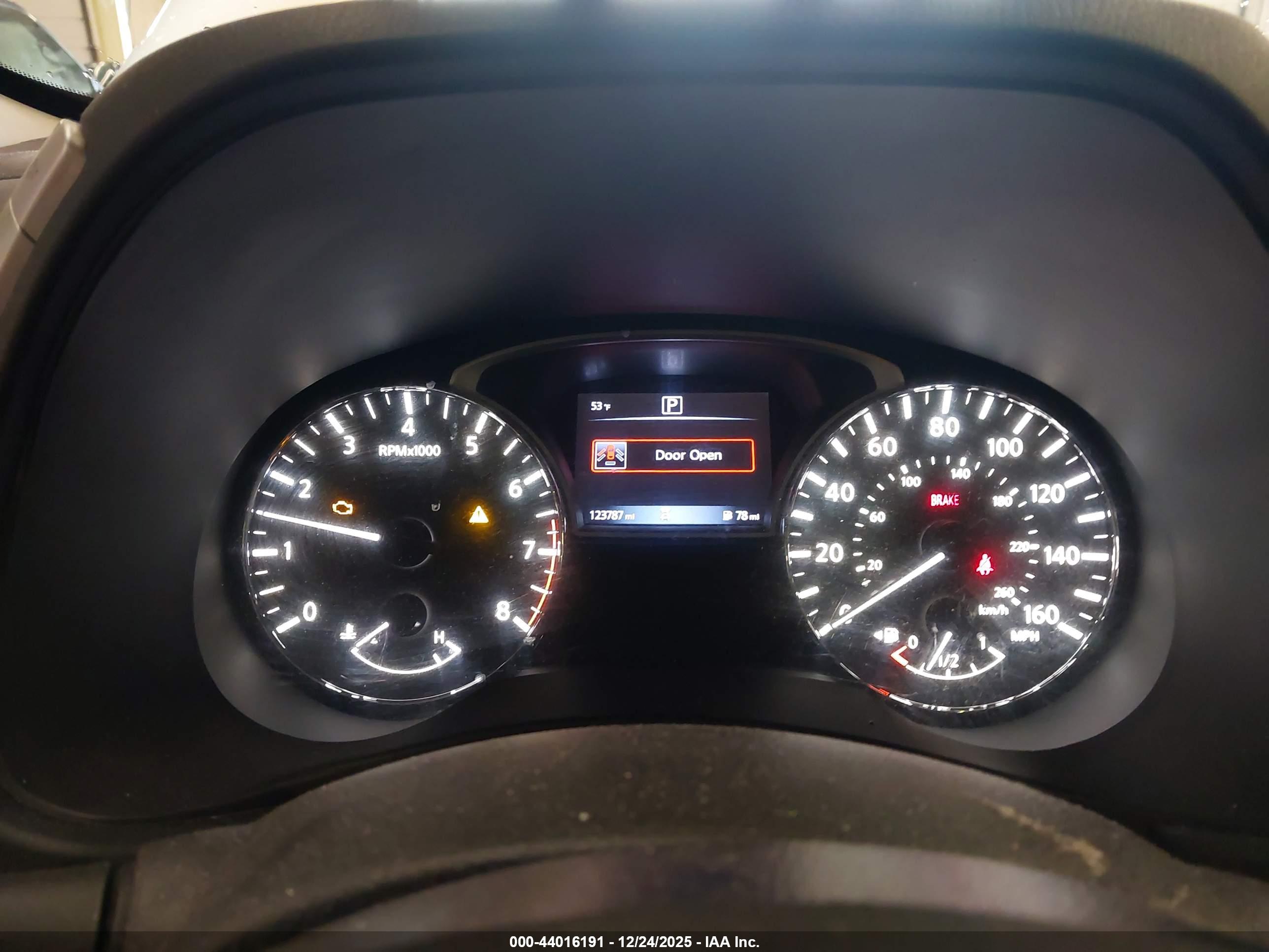 NISSAN PATHFINDER image 7