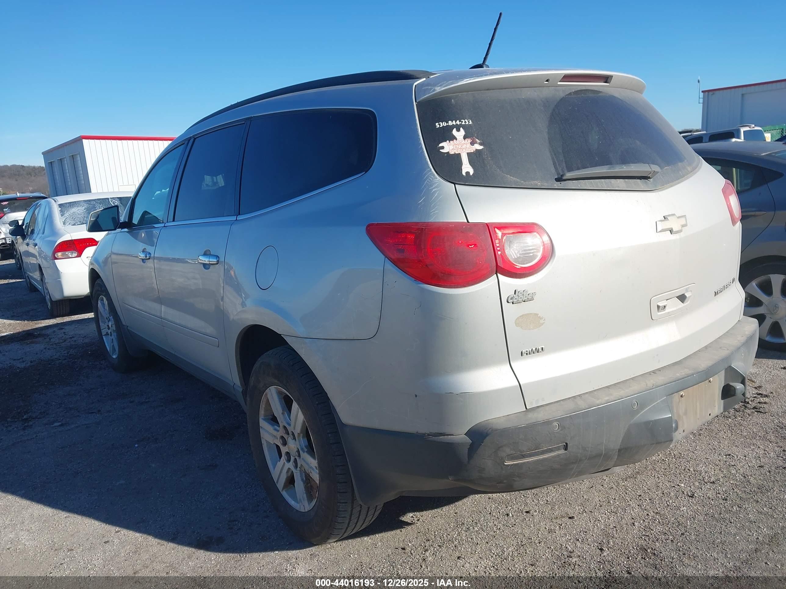 CHEVROLET TRAVERSE image 3