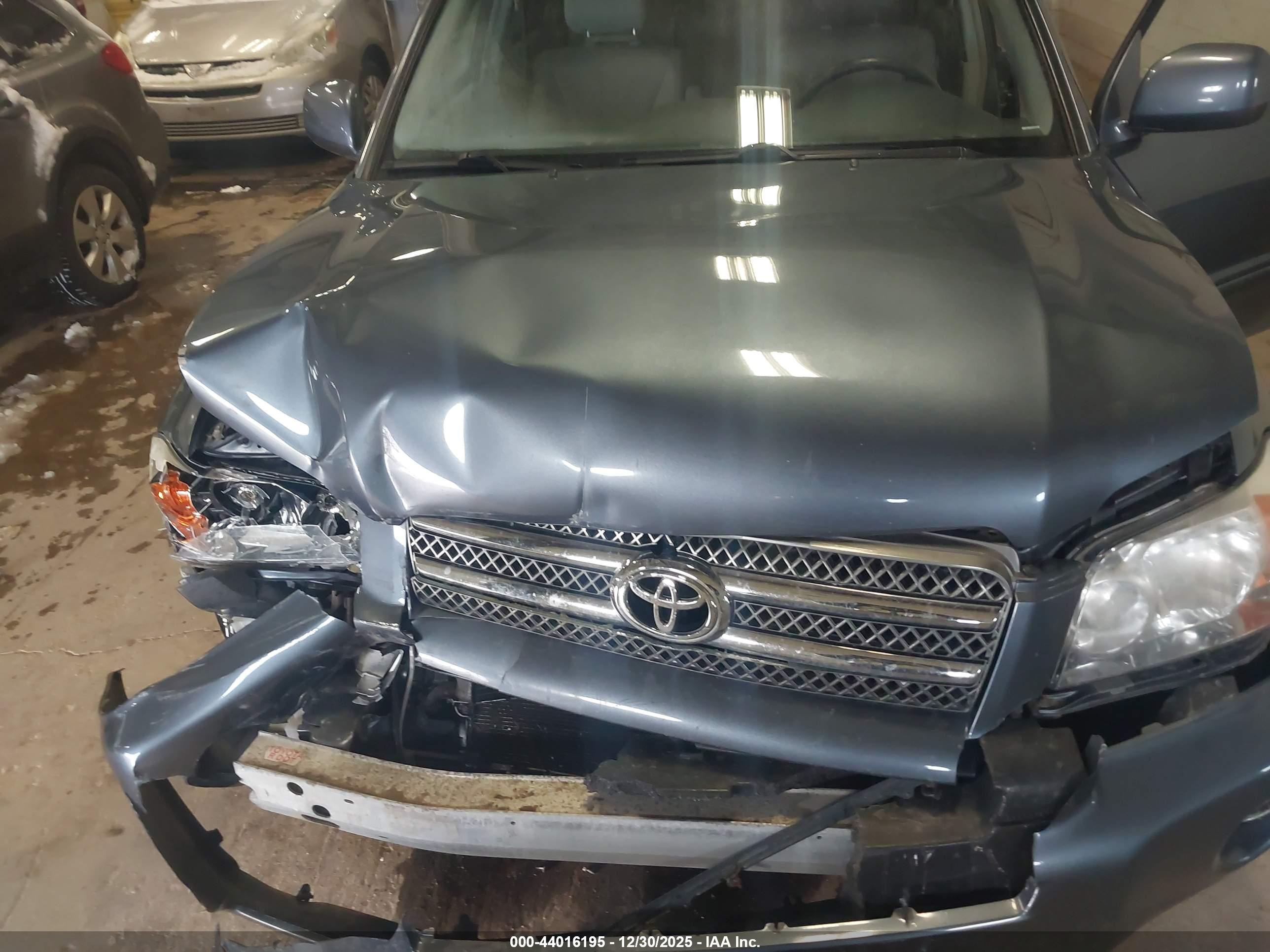 TOYOTA HIGHLANDER image 10