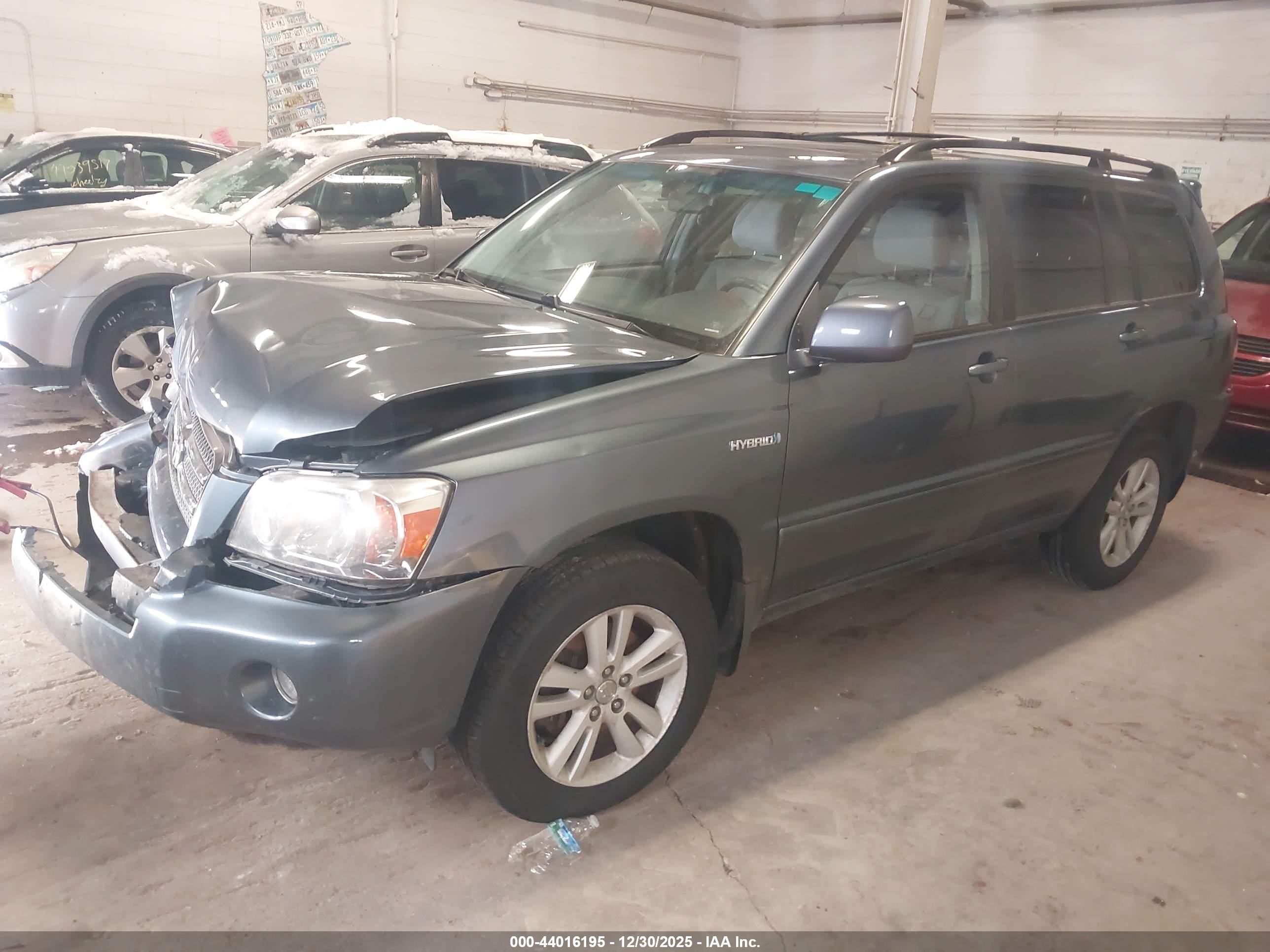 TOYOTA HIGHLANDER image 2
