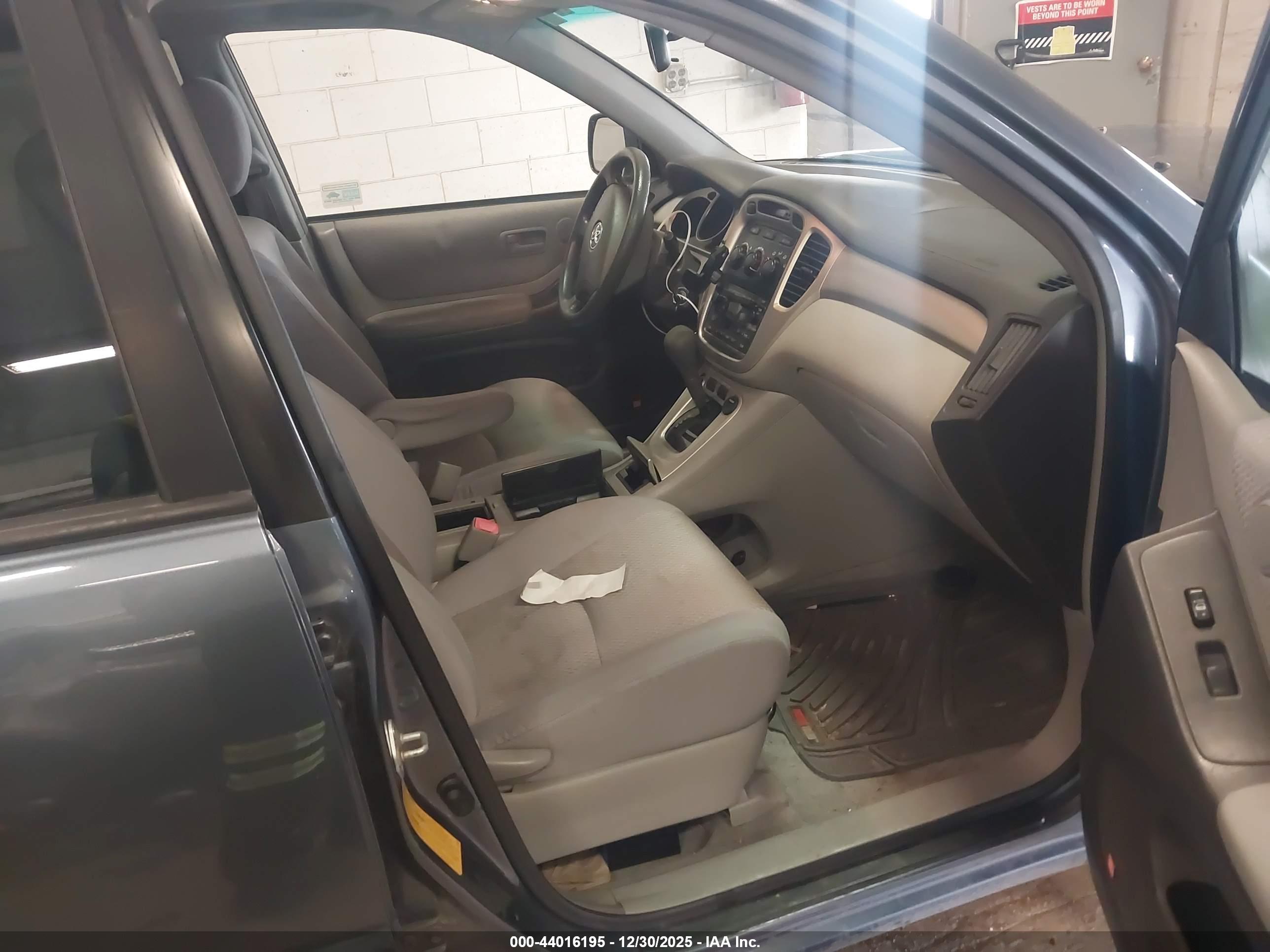 TOYOTA HIGHLANDER image 5