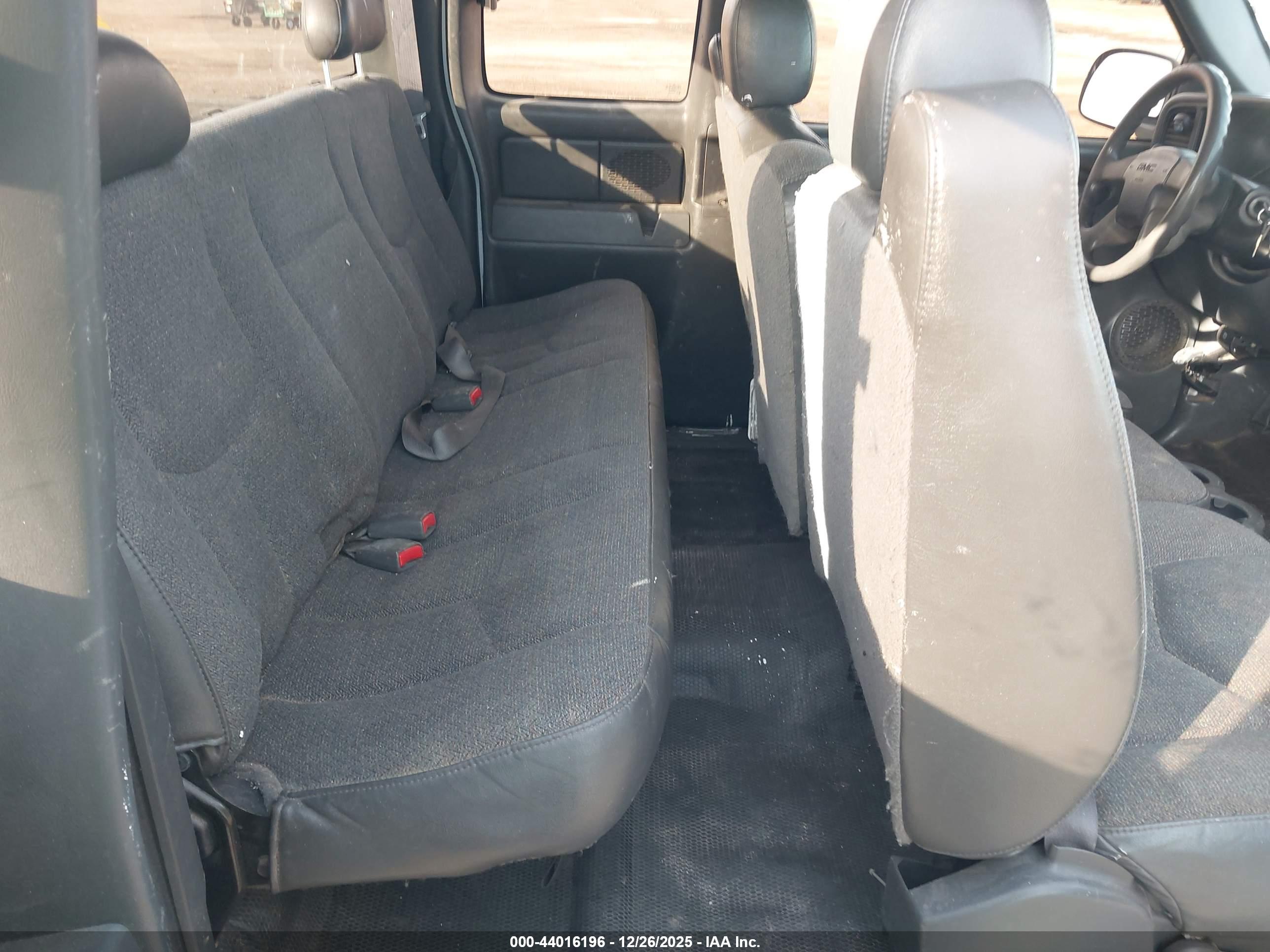 GMC SIERRA image 8