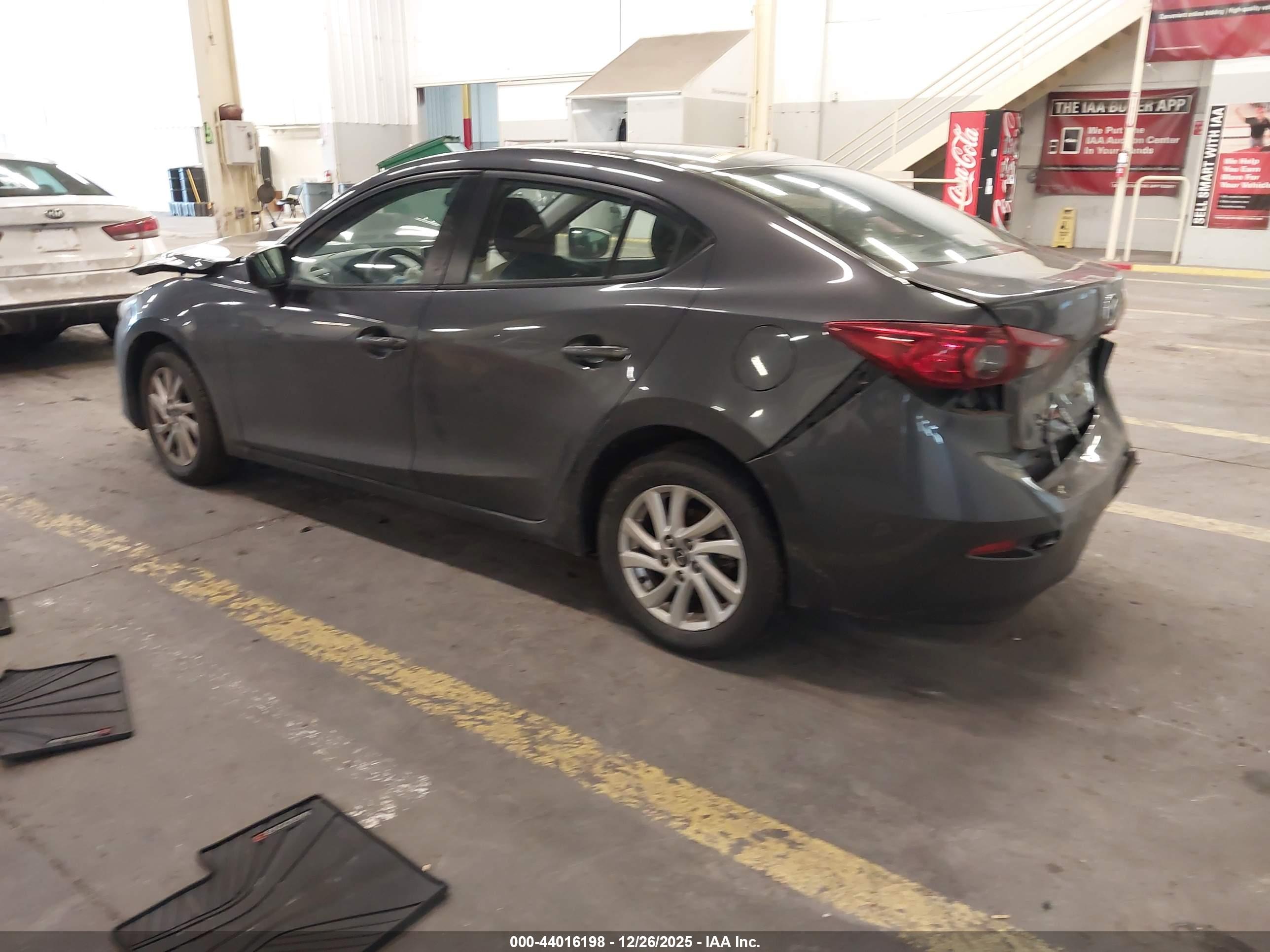 MAZDA MAZDA3 image 3