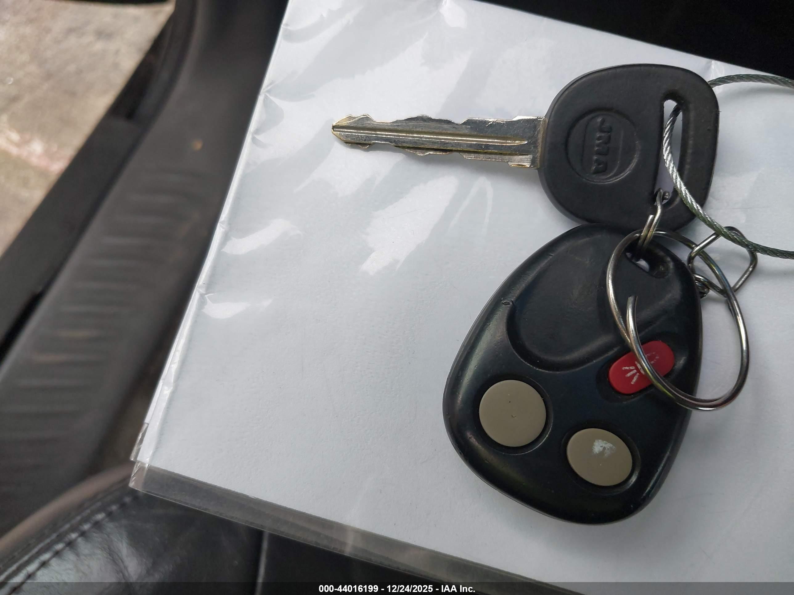 GMC ENVOY image 11