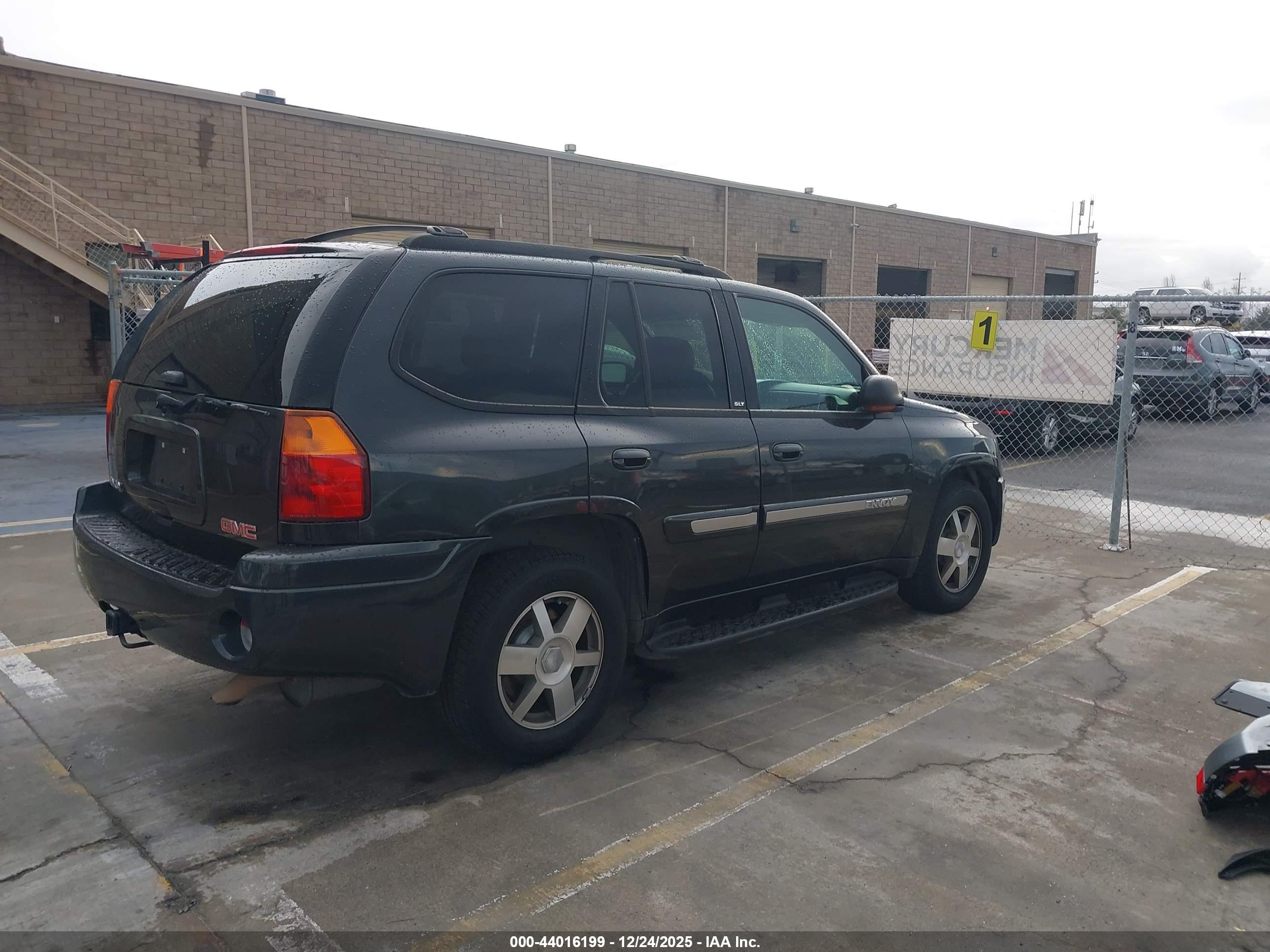 GMC ENVOY image 4