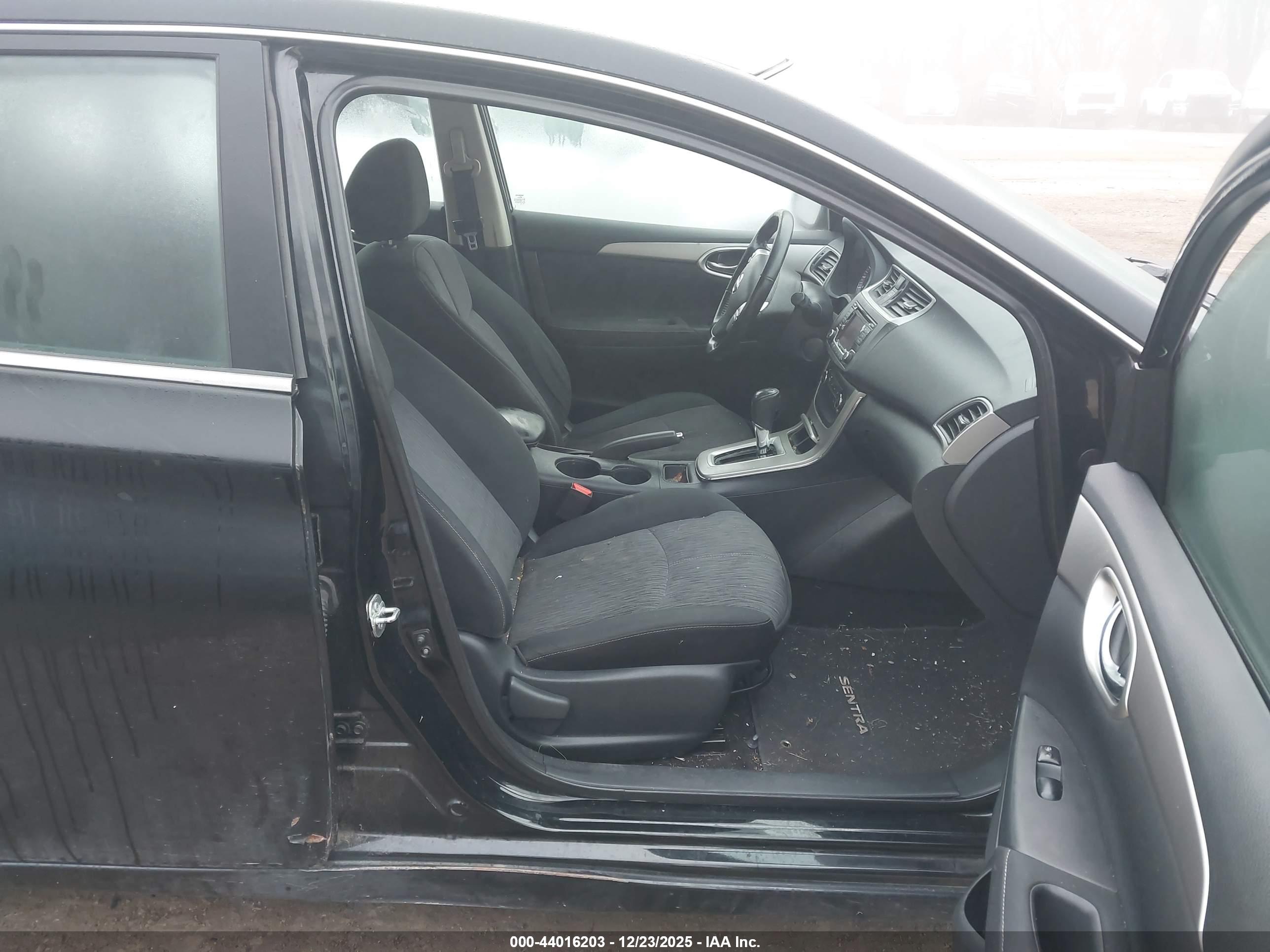 NISSAN SENTRA image 5