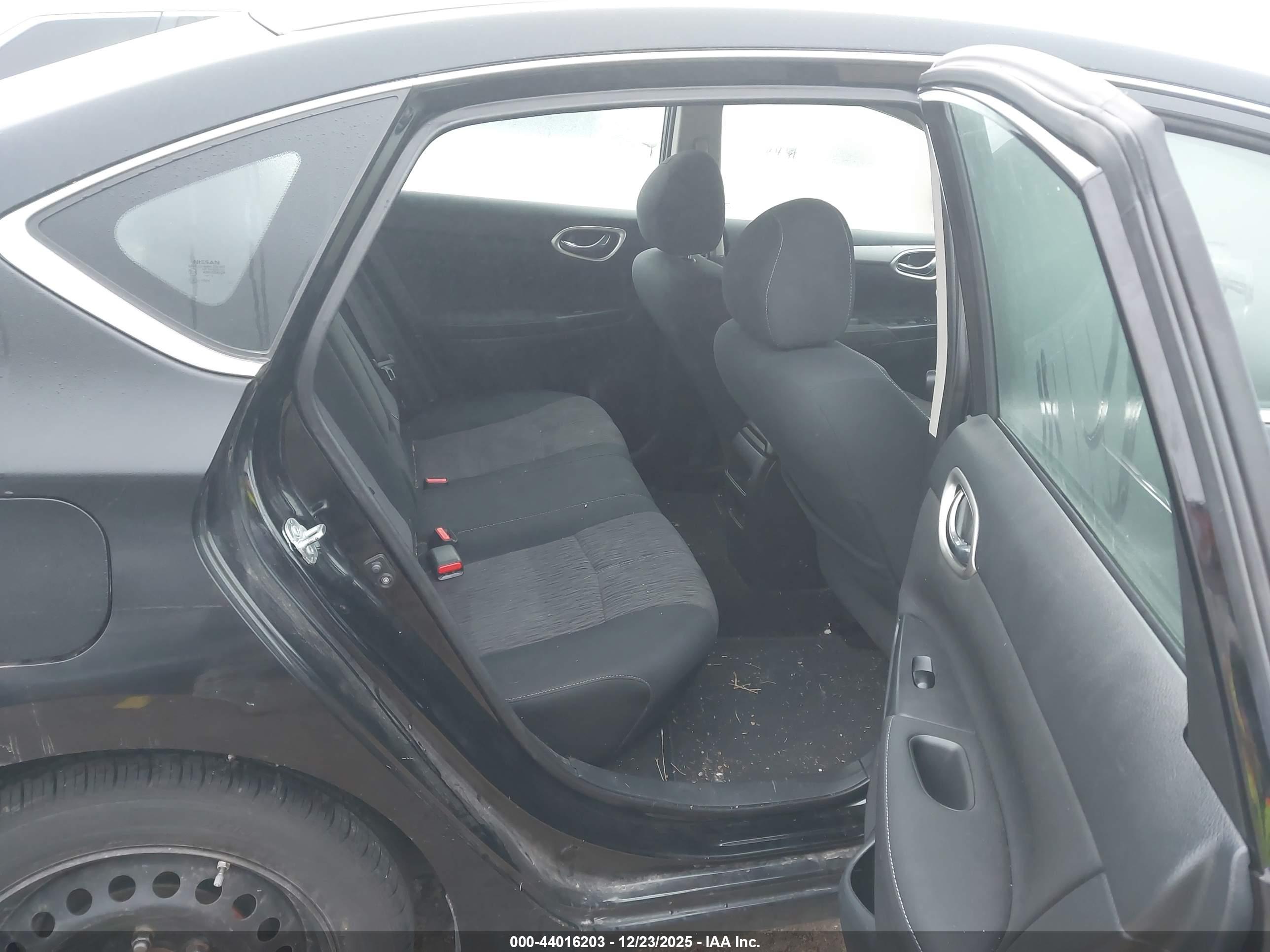NISSAN SENTRA image 8