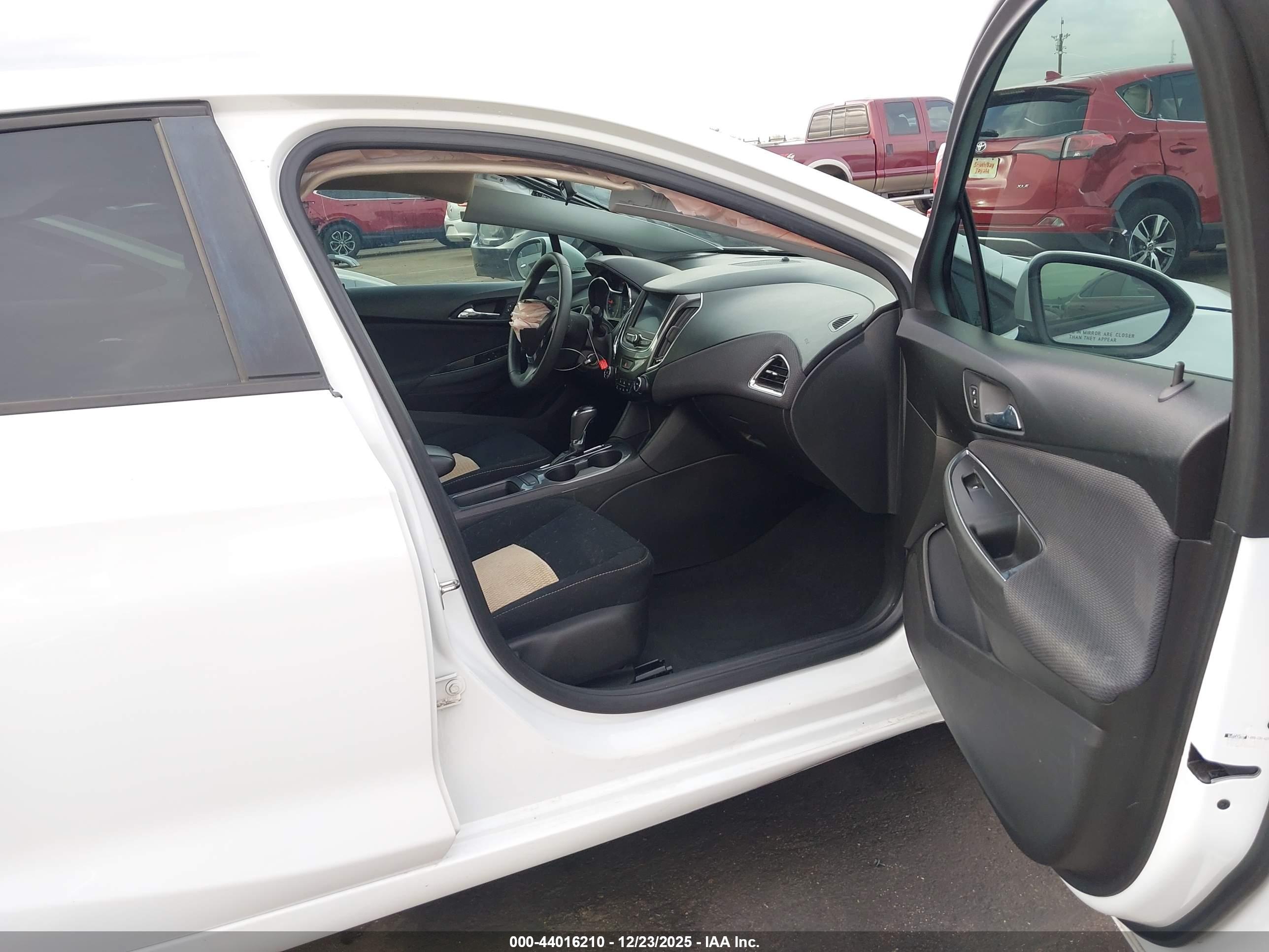 CHEVROLET CRUZE image 5