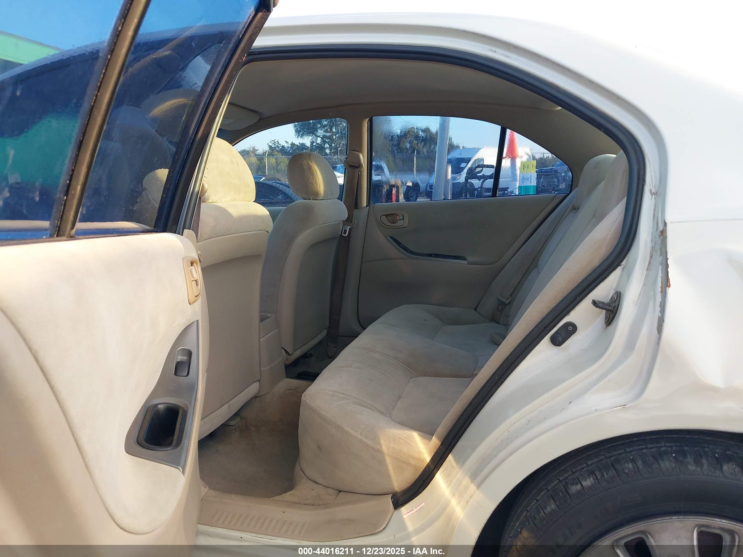 MITSUBISHI GALANT image 8