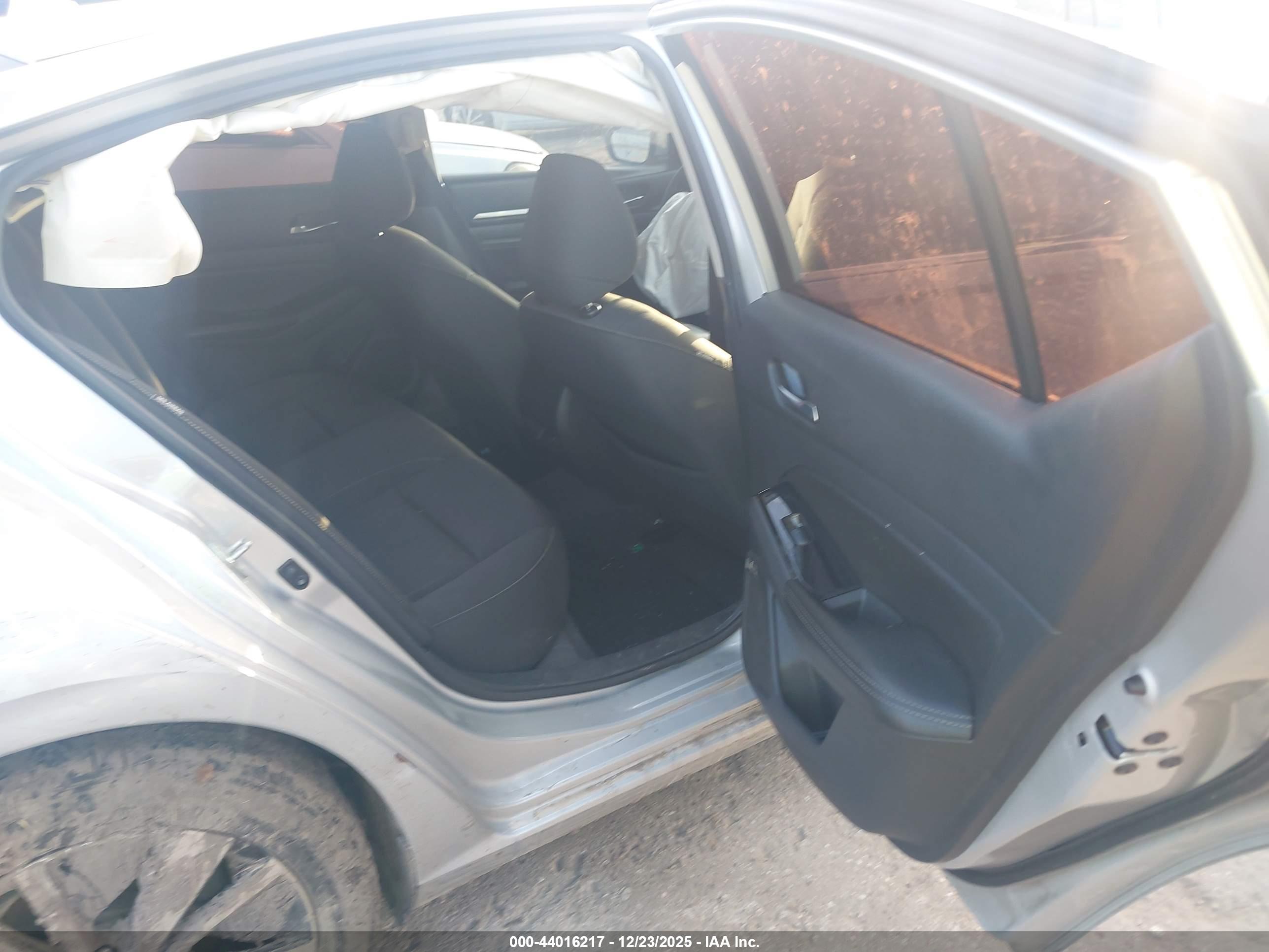 NISSAN ALTIMA image 8