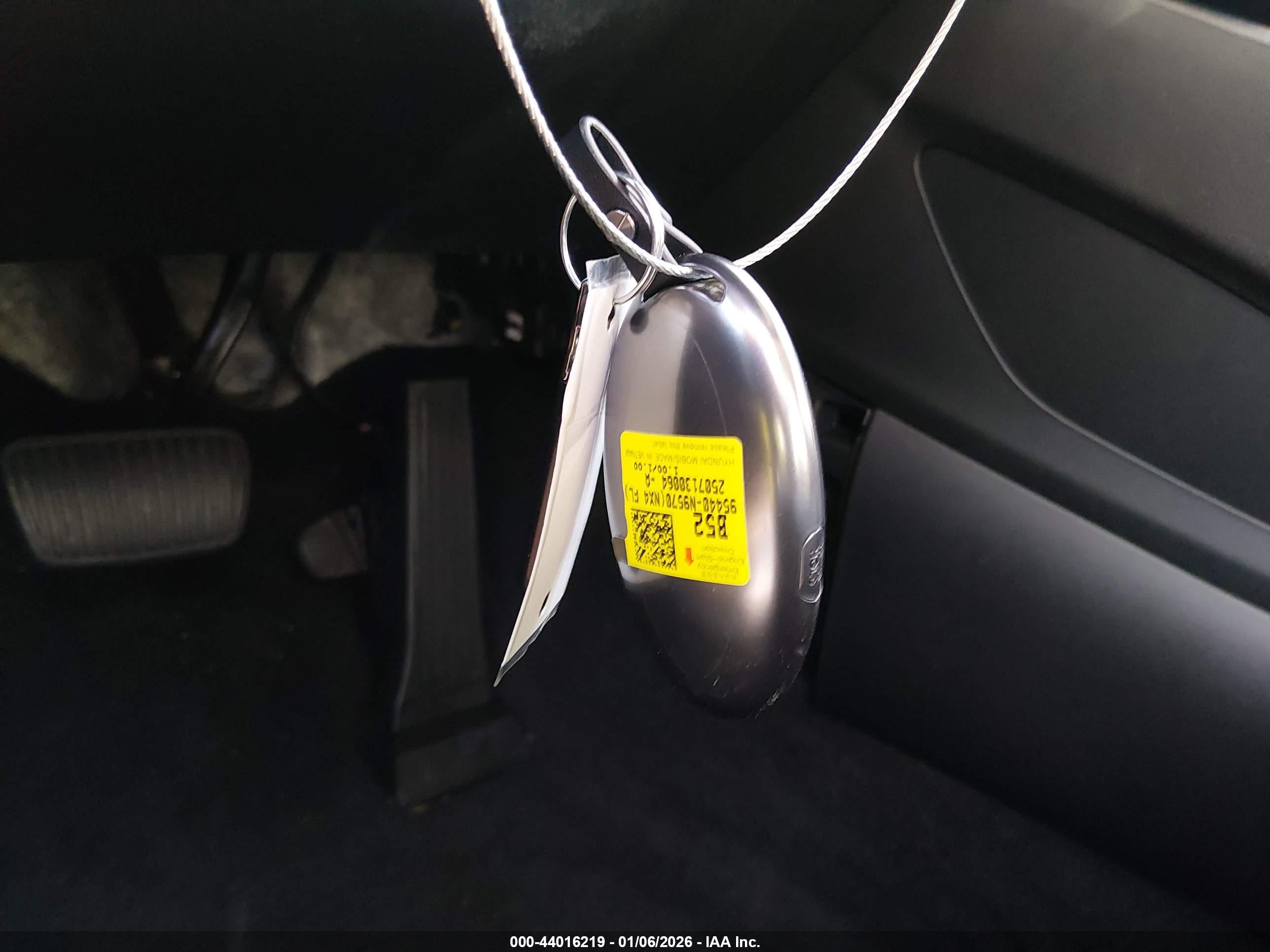 HYUNDAI TUCSON image 11