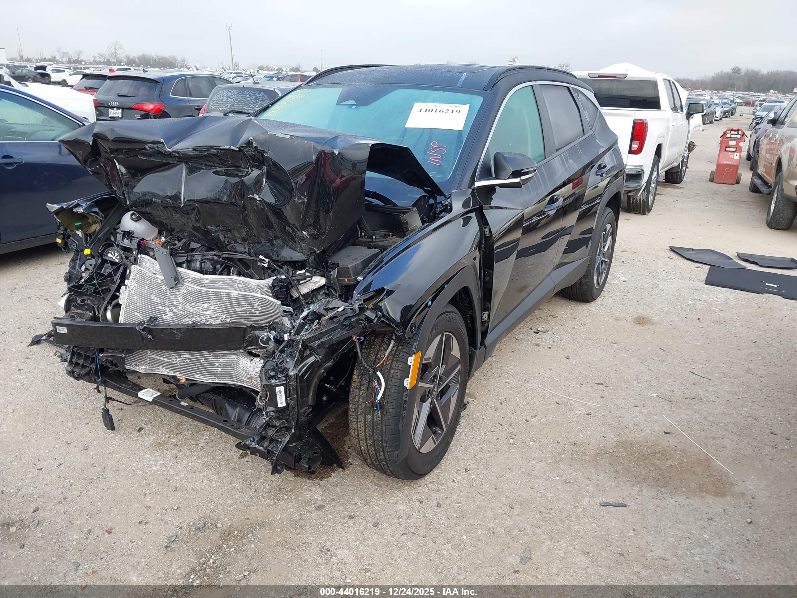 HYUNDAI TUCSON image 2