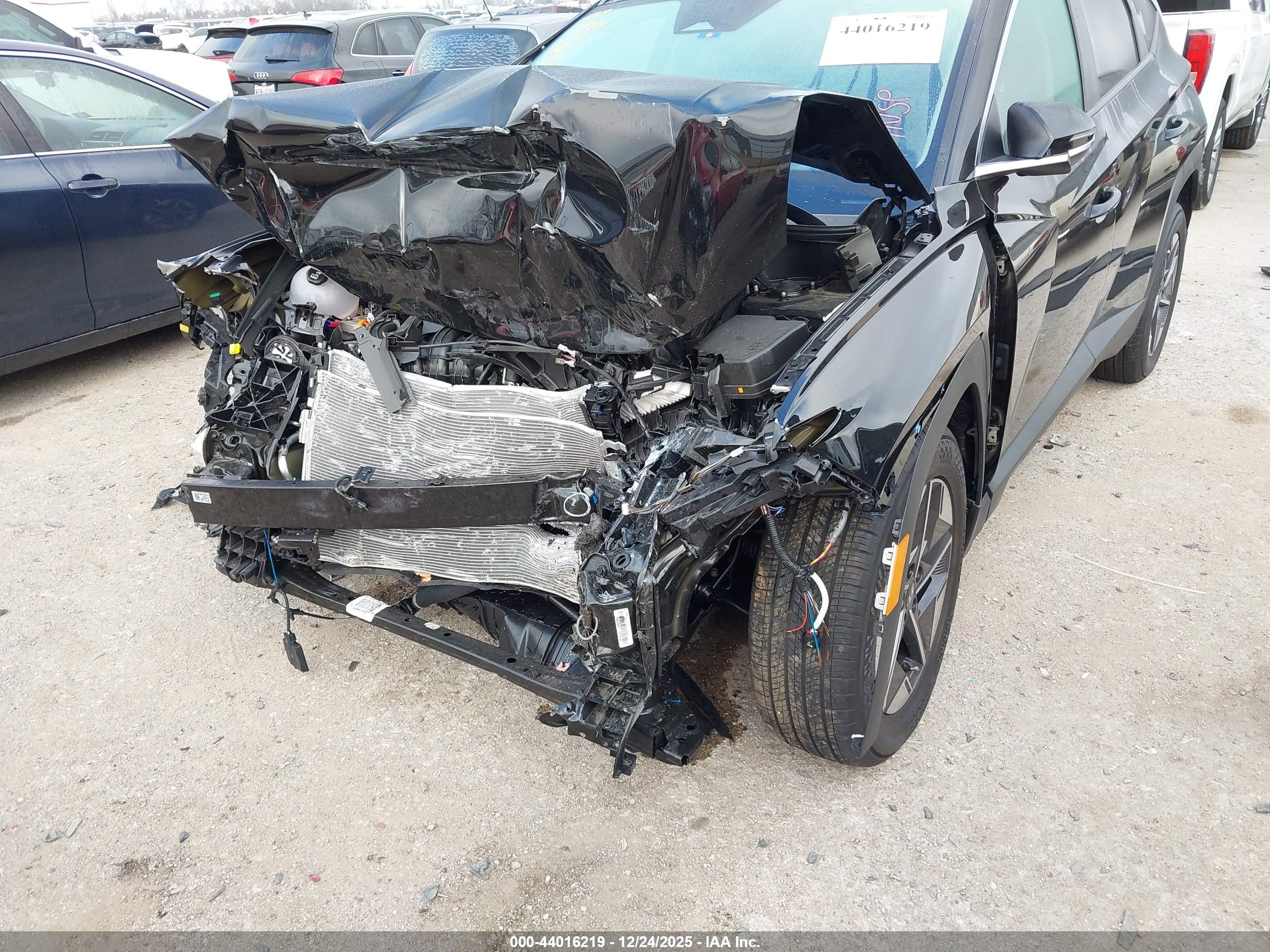 HYUNDAI TUCSON image 6