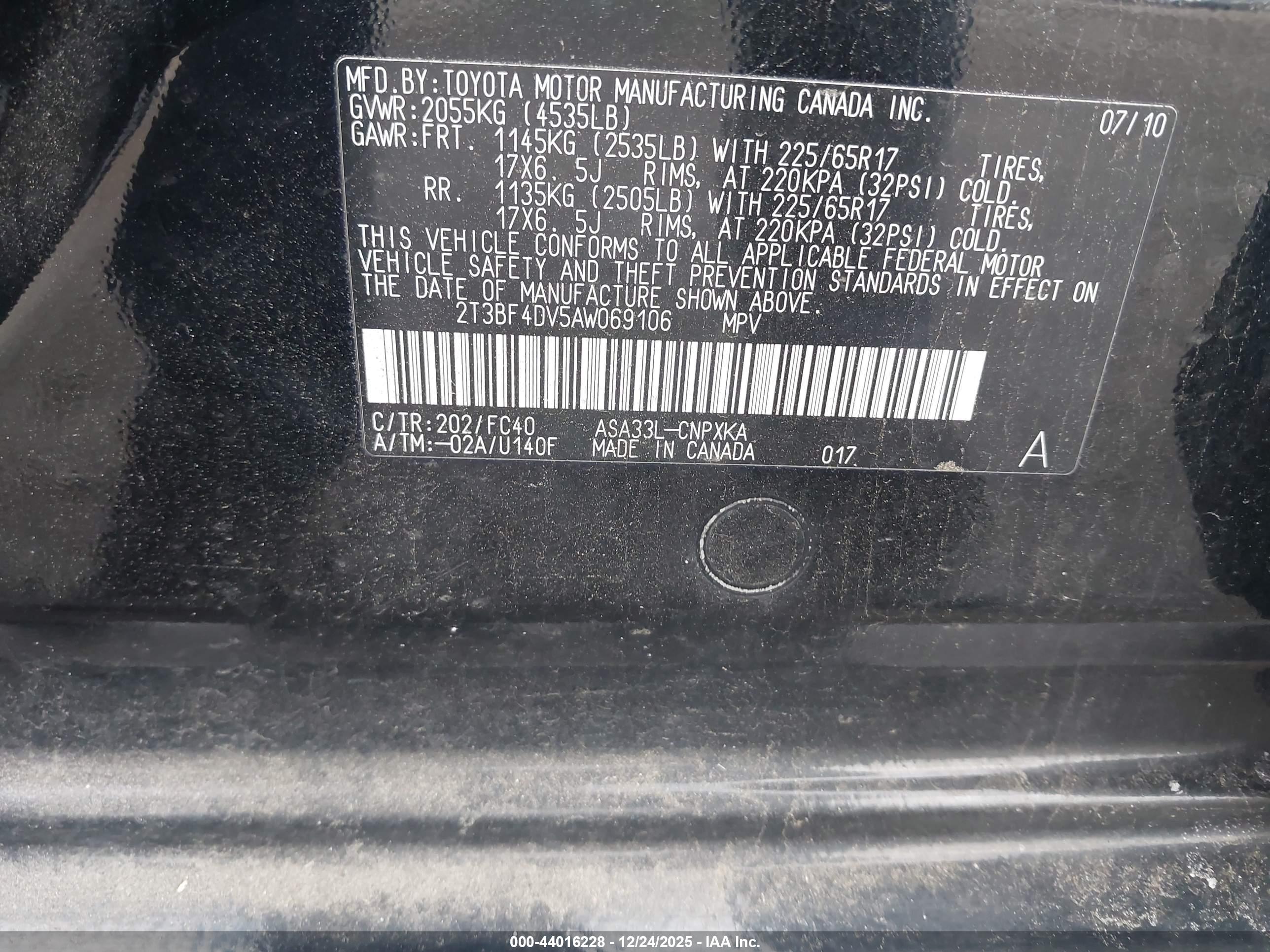 TOYOTA RAV4 image 9