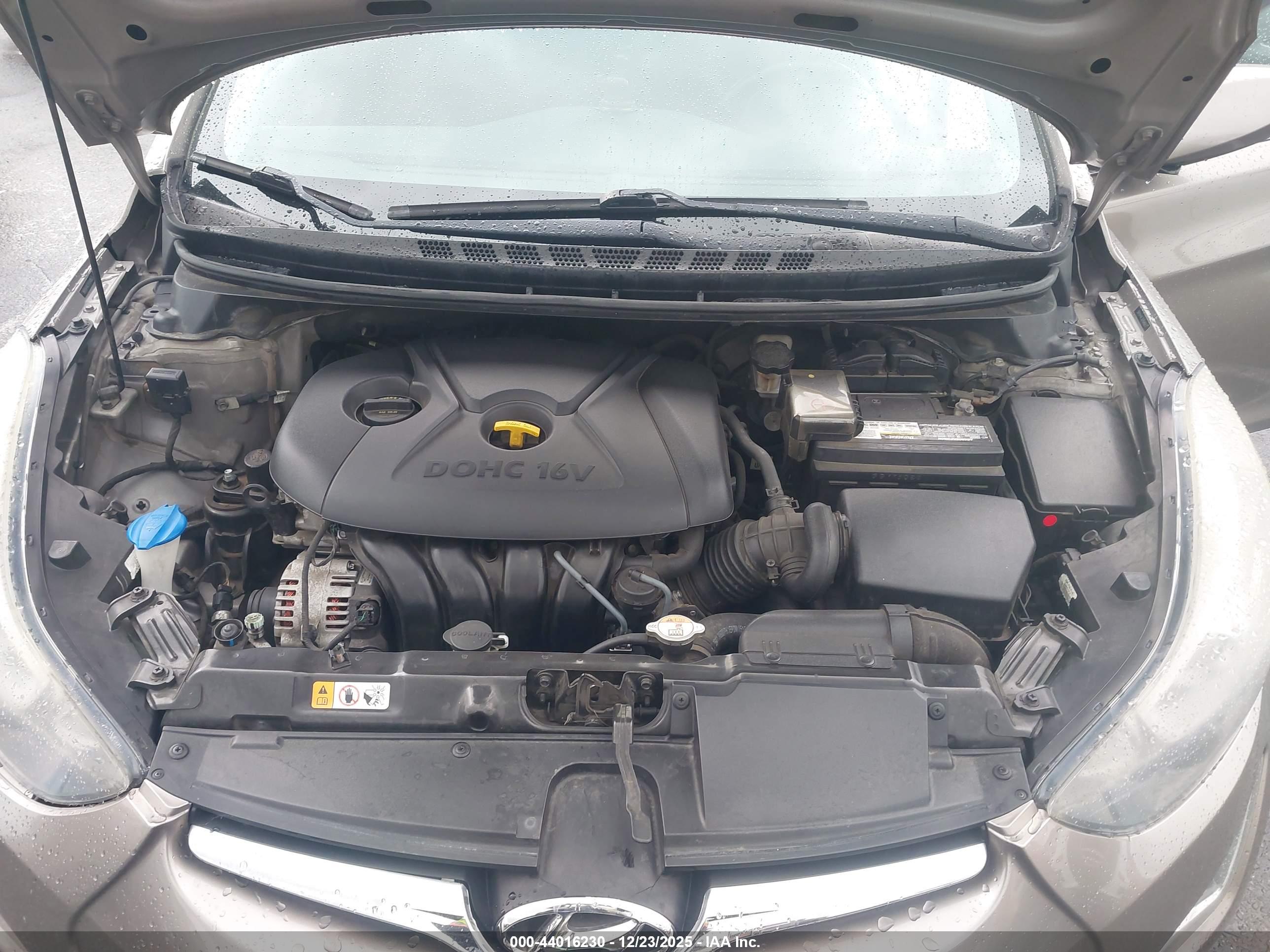 HYUNDAI ELANTRA image 10