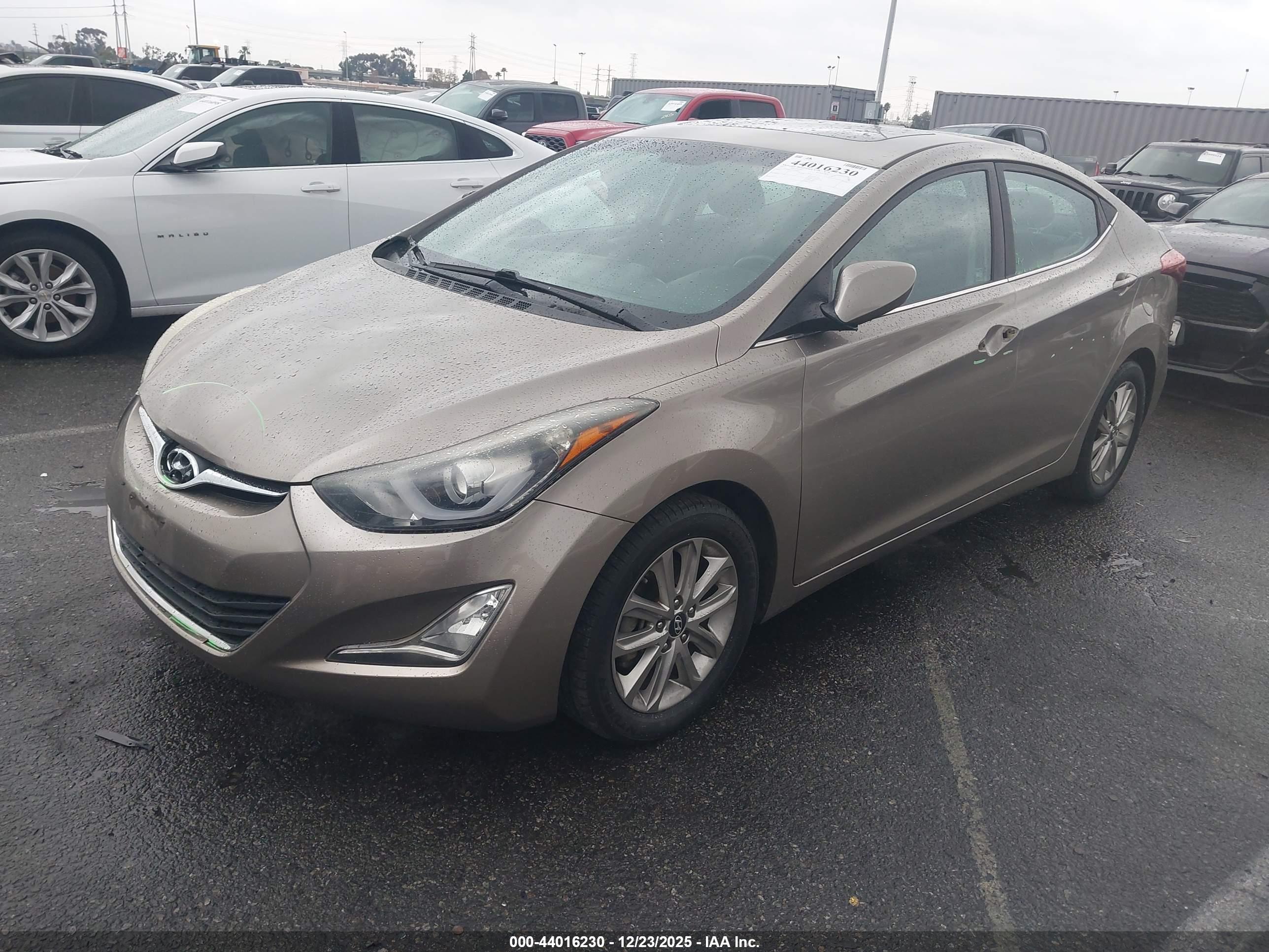 HYUNDAI ELANTRA image 2