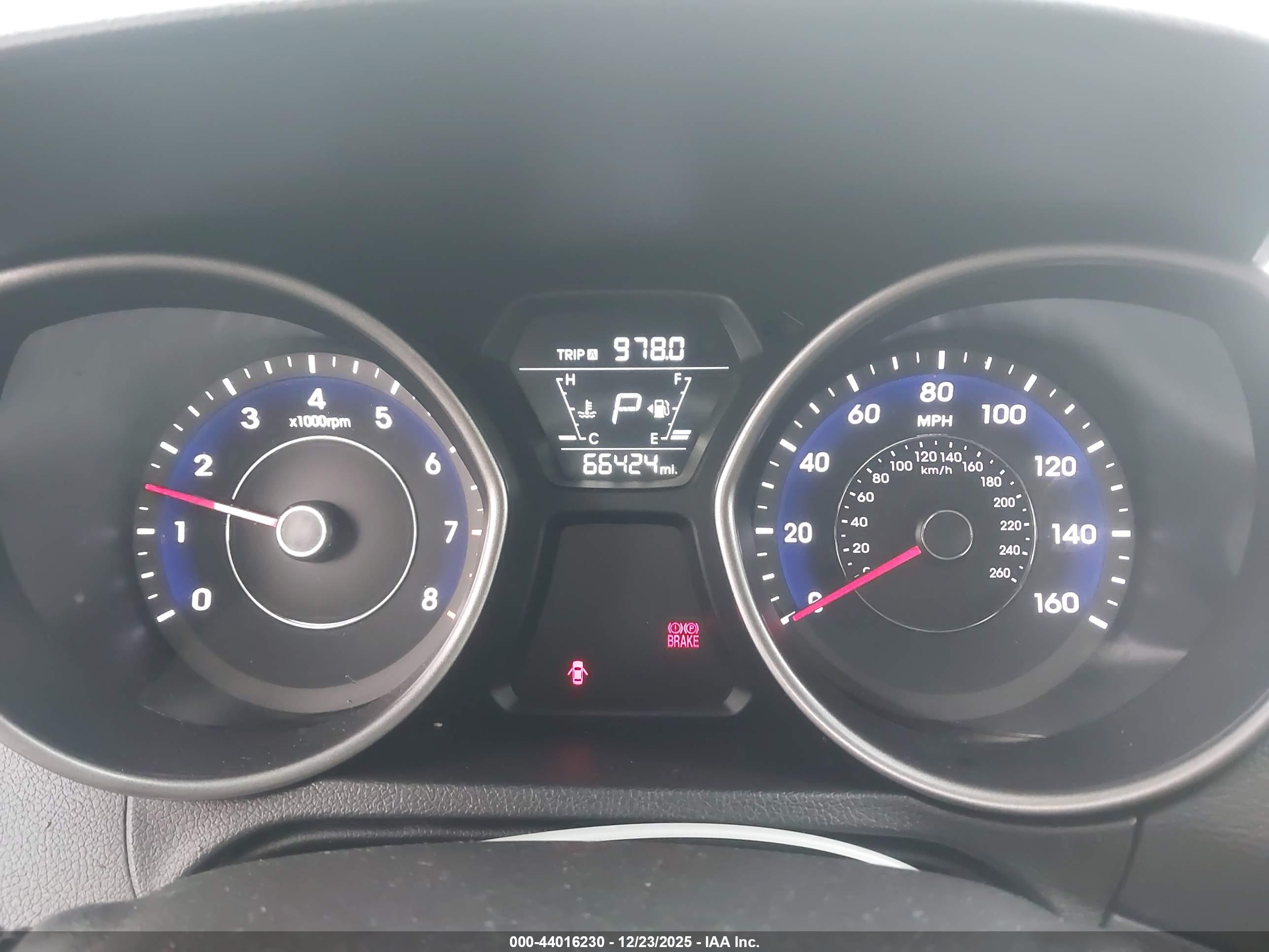 HYUNDAI ELANTRA image 7