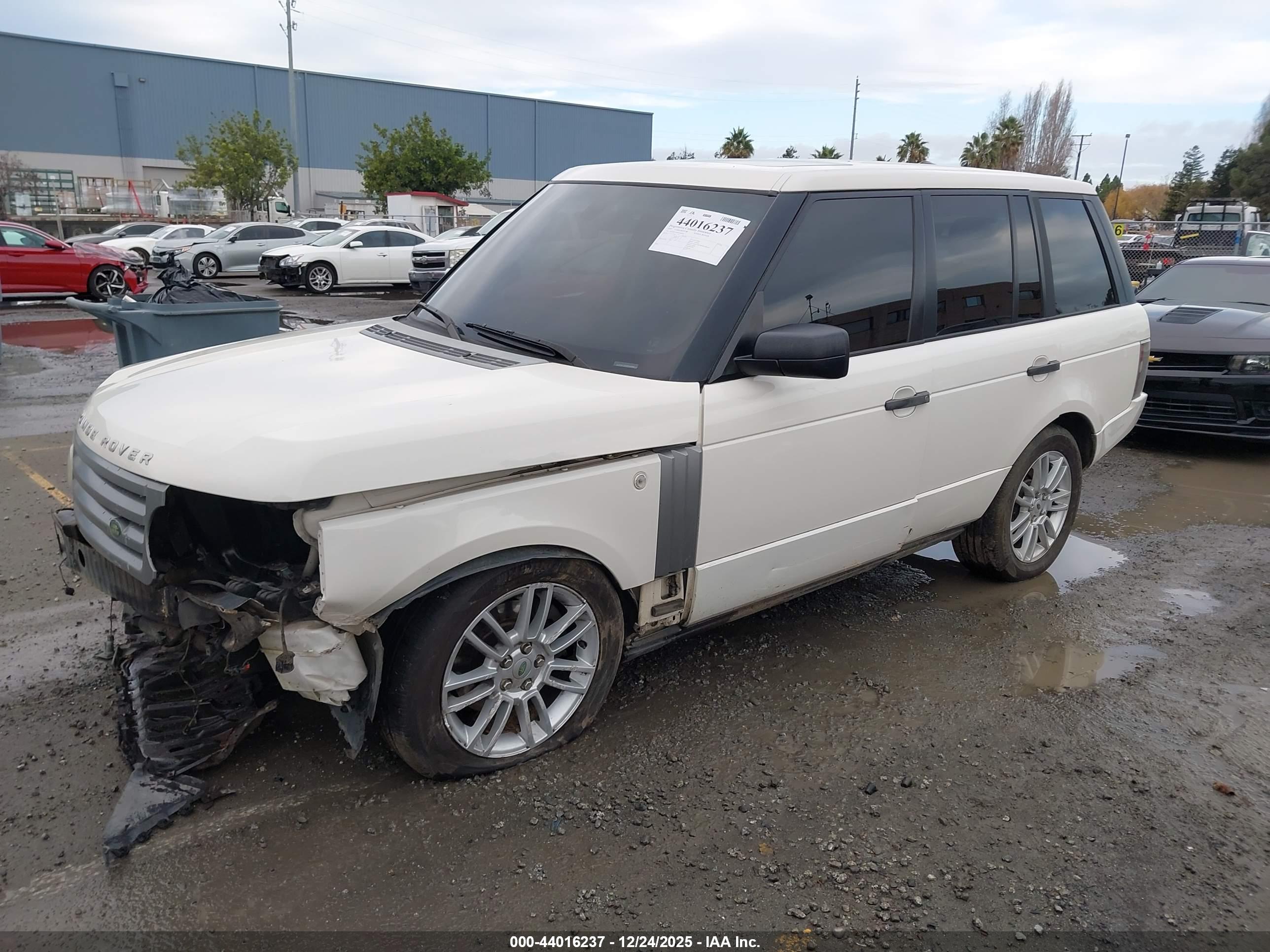 LAND ROVER image 2