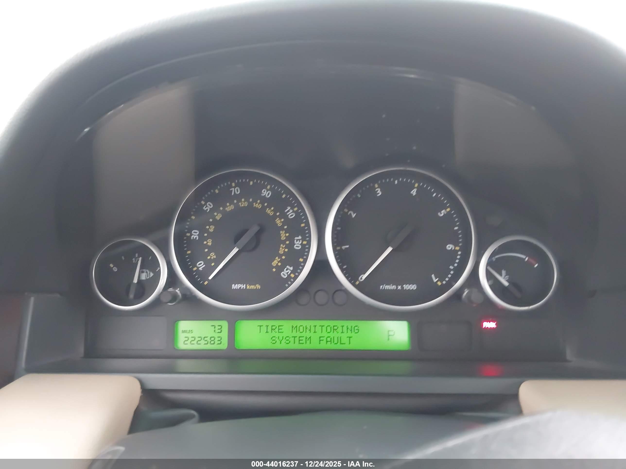 LAND ROVER image 7