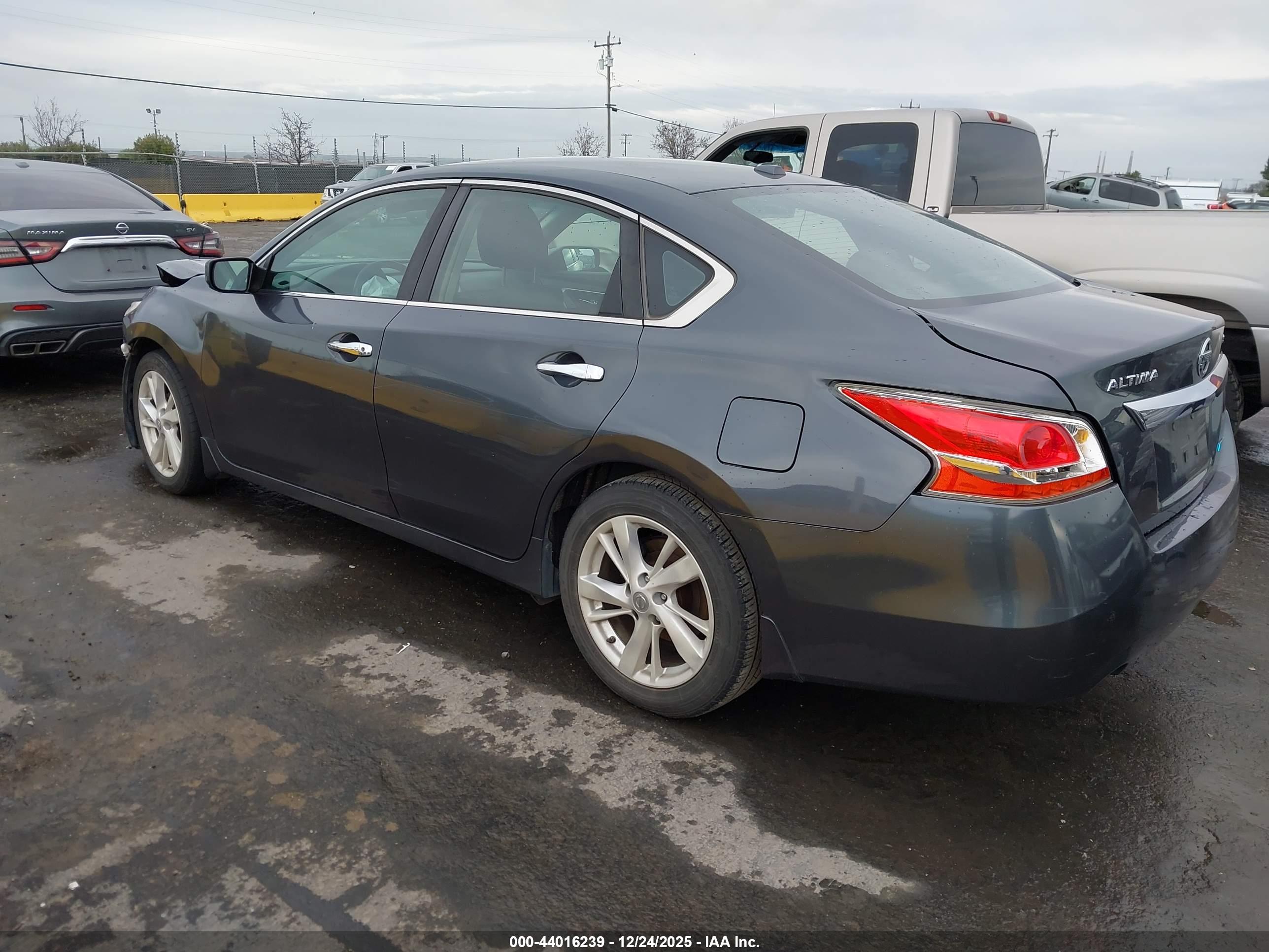 NISSAN ALTIMA image 3