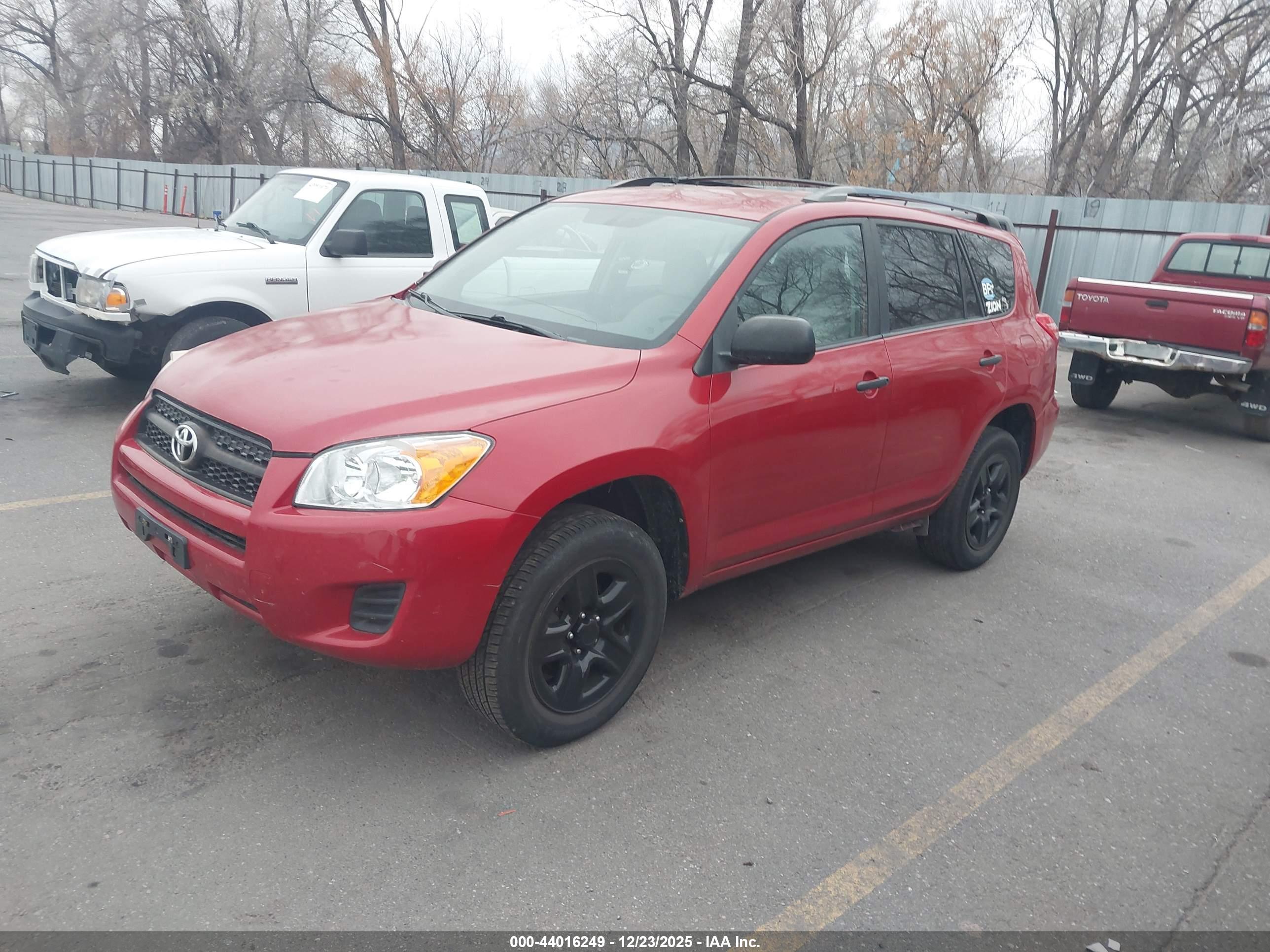 TOYOTA RAV4 image 2