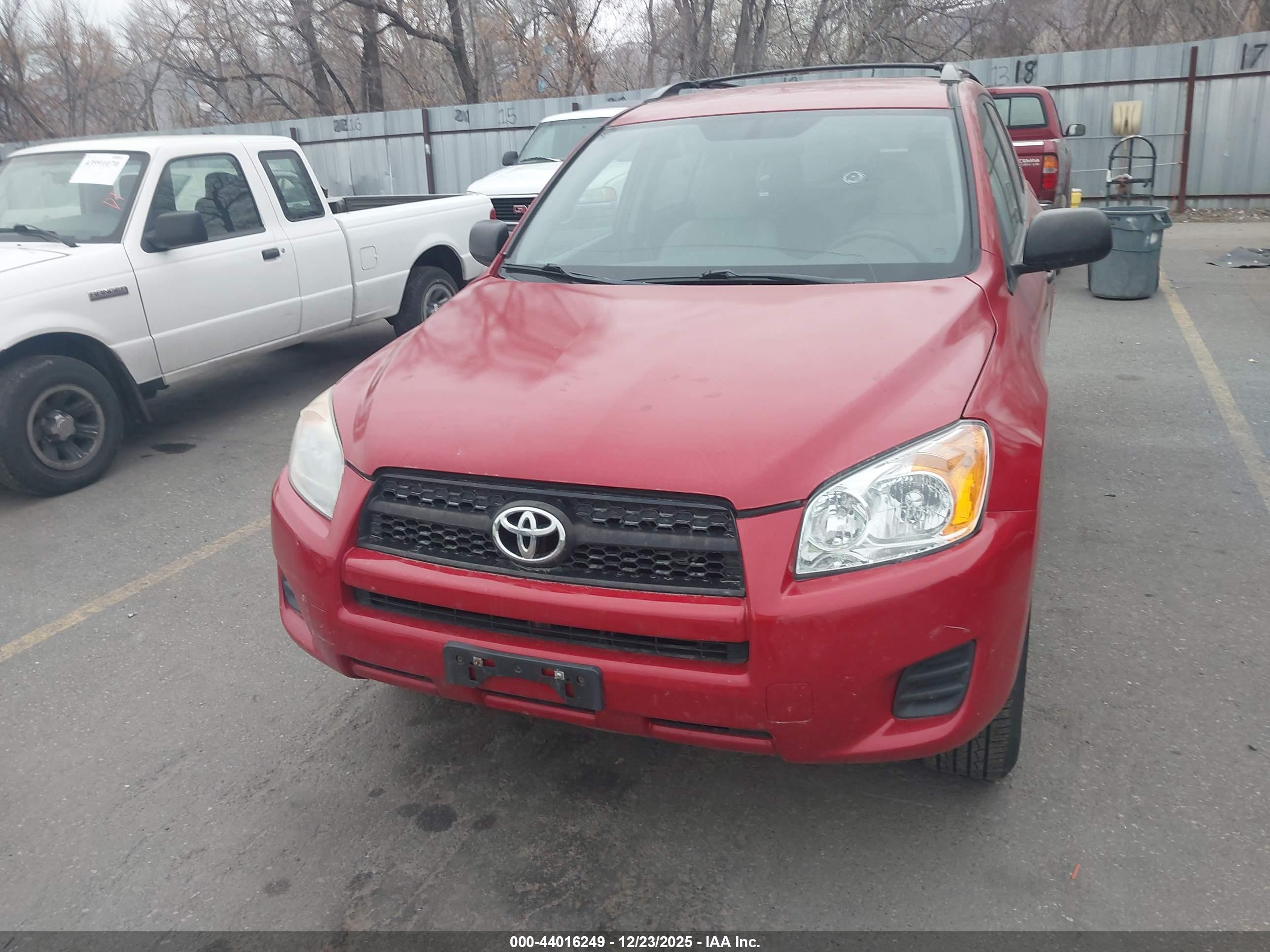 TOYOTA RAV4 image 6