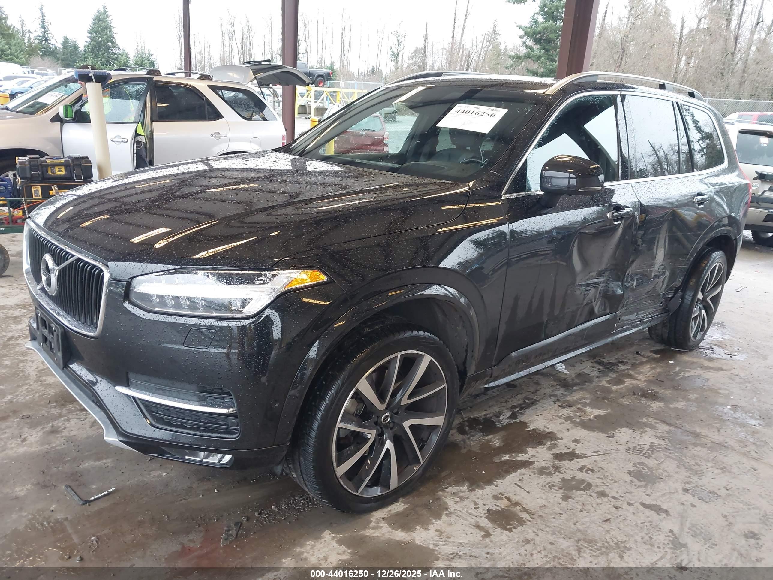 VOLVO XC90 image 2